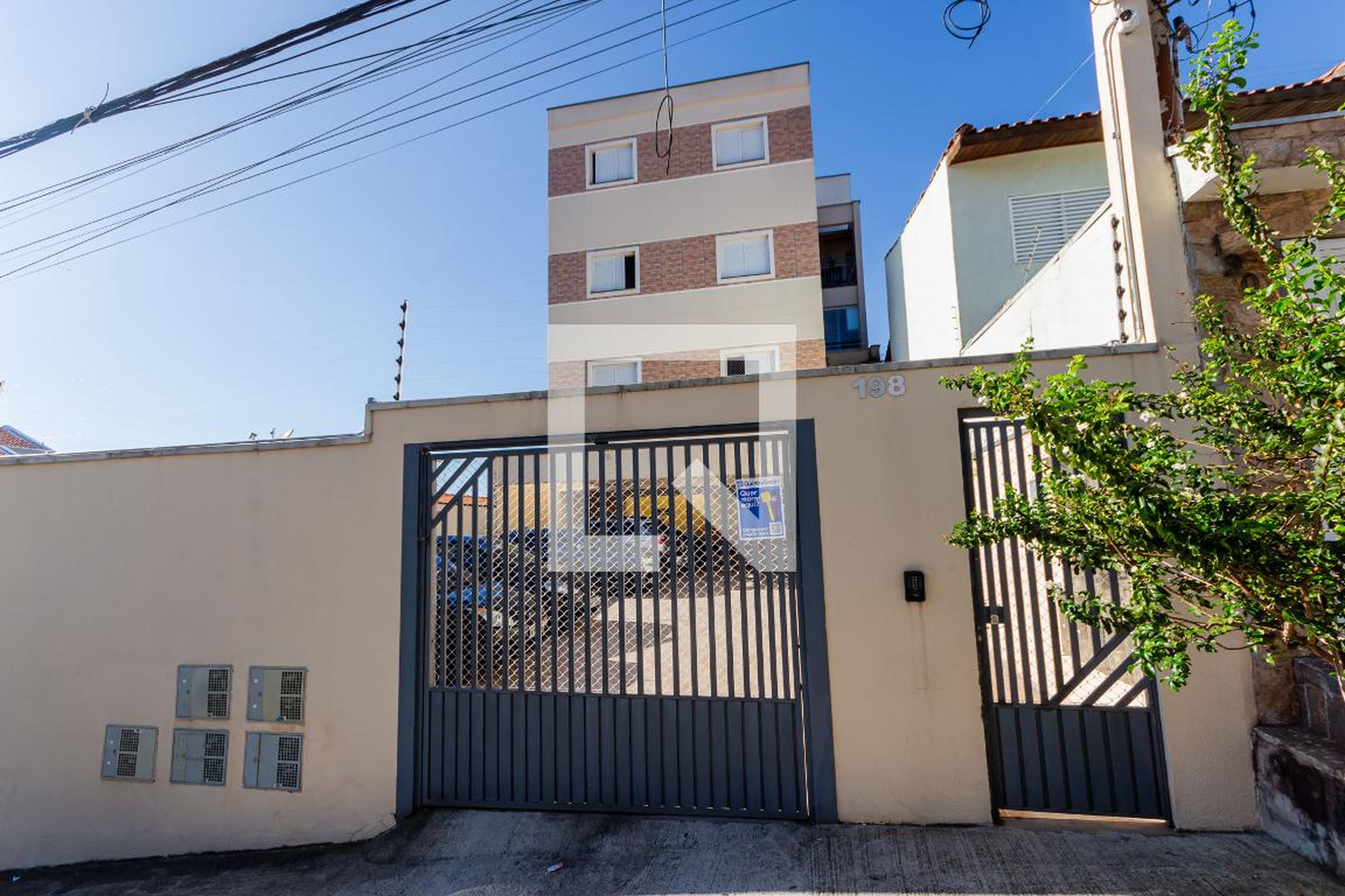 Fachada Condomínio em Rua Sofía, 198