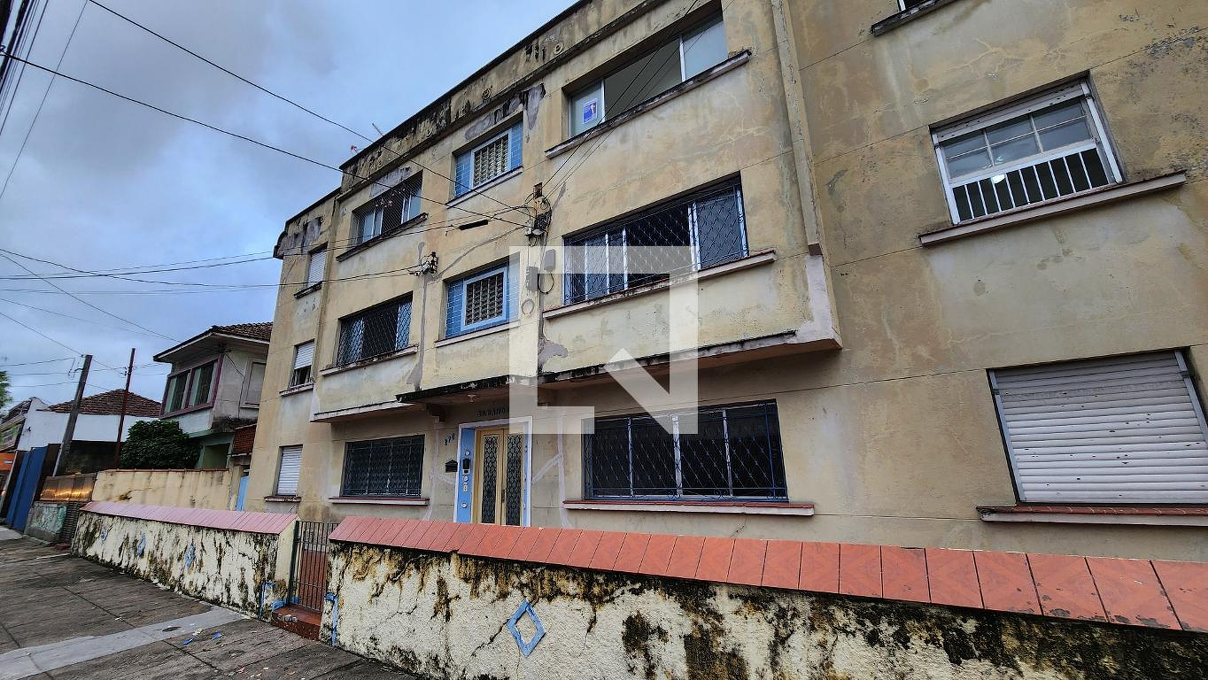 Fachada do Prédio Condomínio em Rua Oswaldo Cochrane, 276