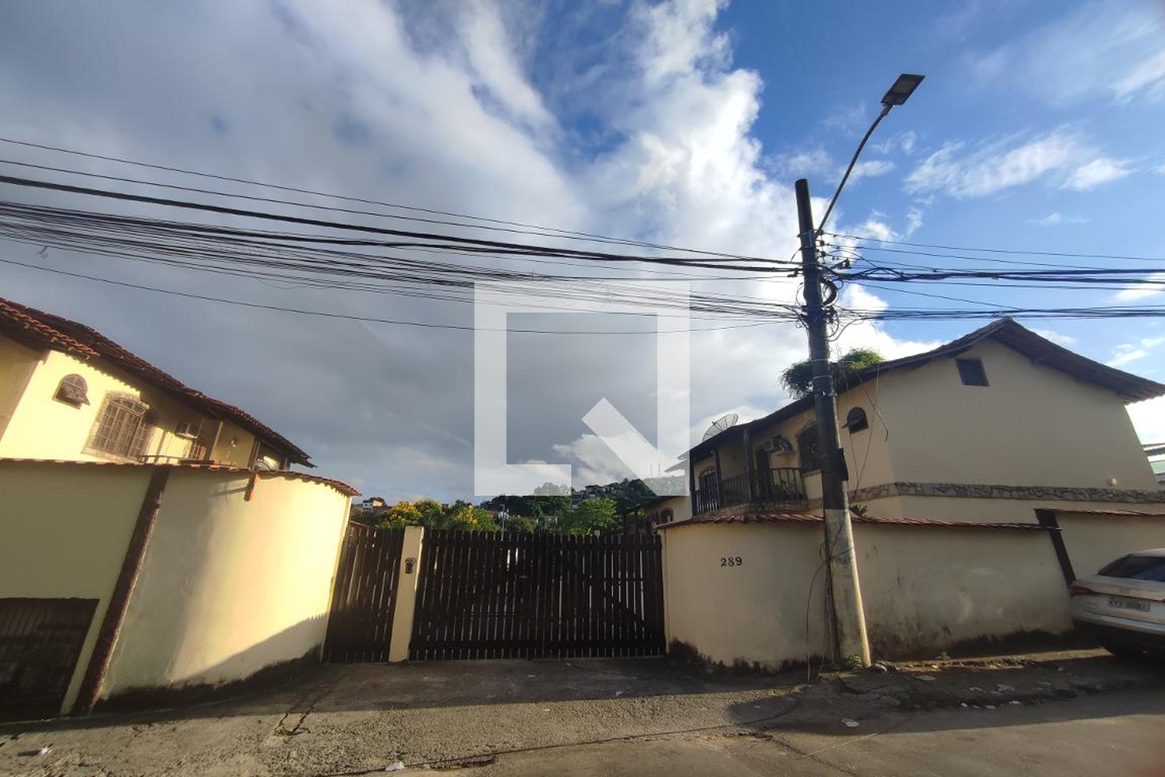 Fachada Condomínio em Estrada da Covanca, 289
