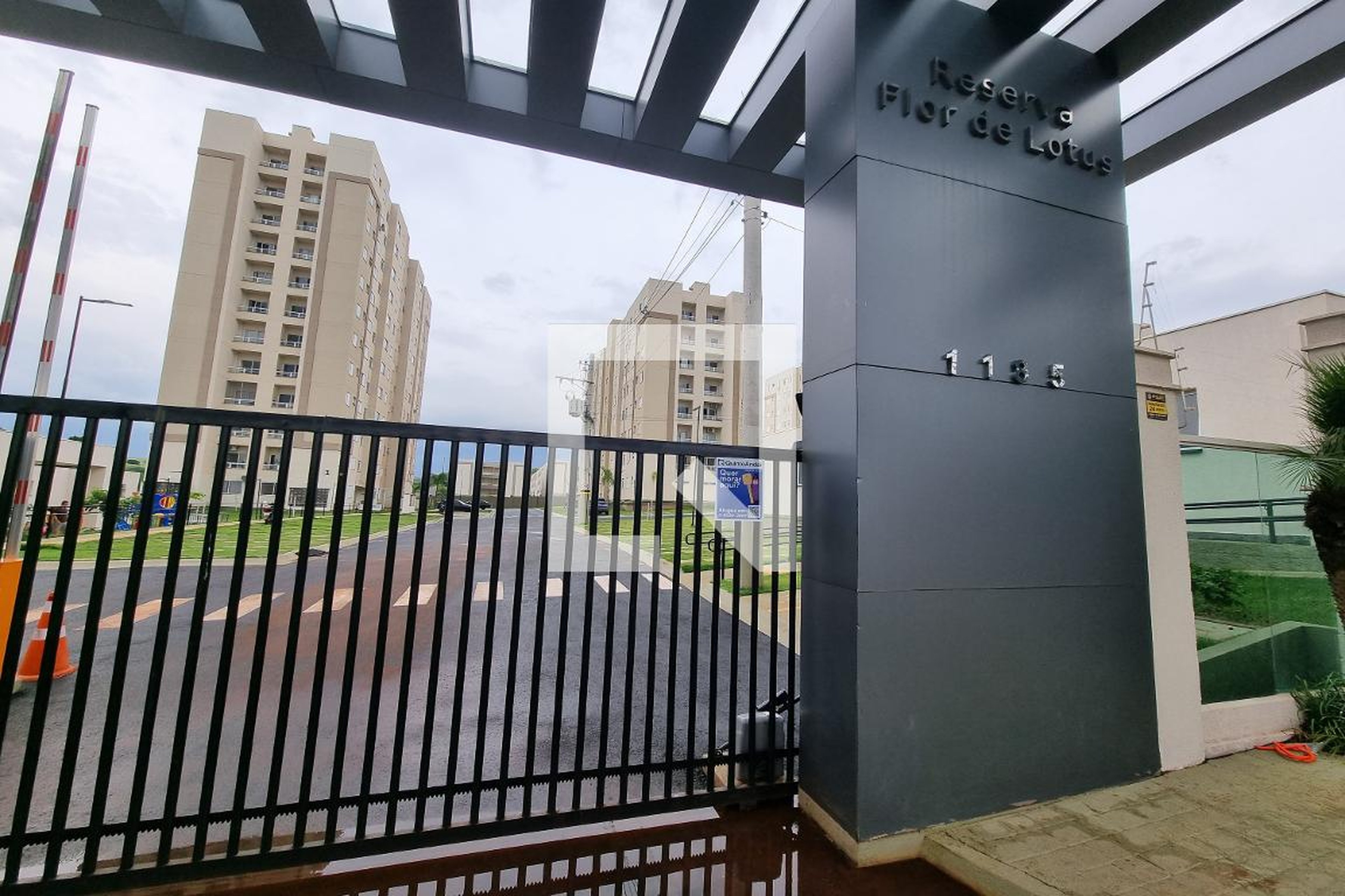 Fachada Condomínio em Avenida Afonço Valera, 1180