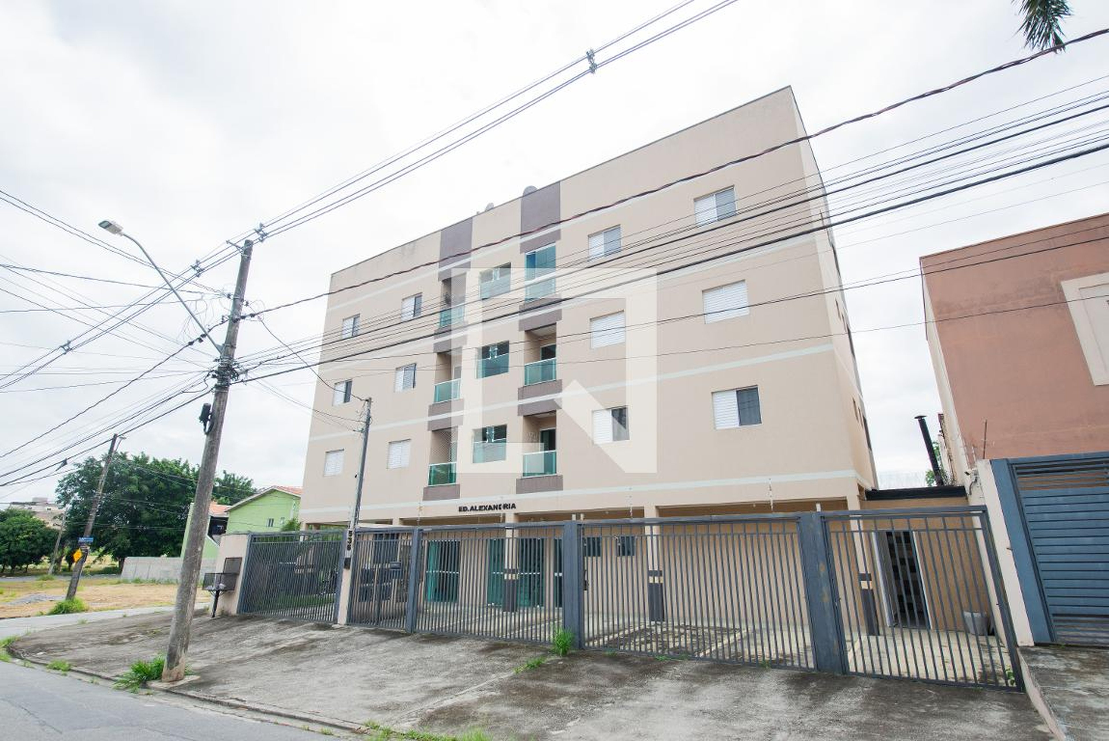 Fachada do Prédio Condomínio em Avenida Adolfo Moreira Guedes, 536