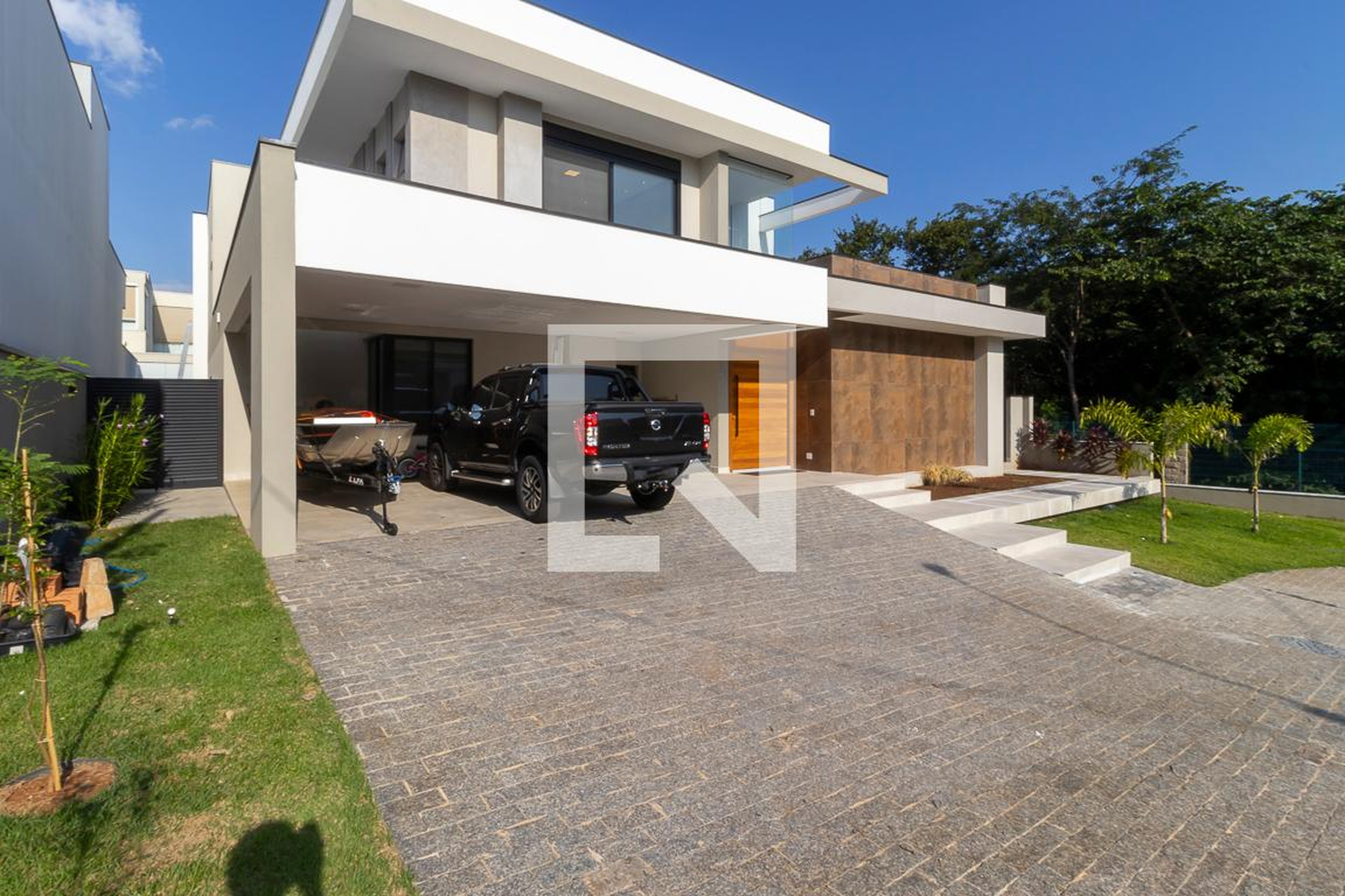 Fachada Condomínio em Rua Augusto Gomes Pereira, 57