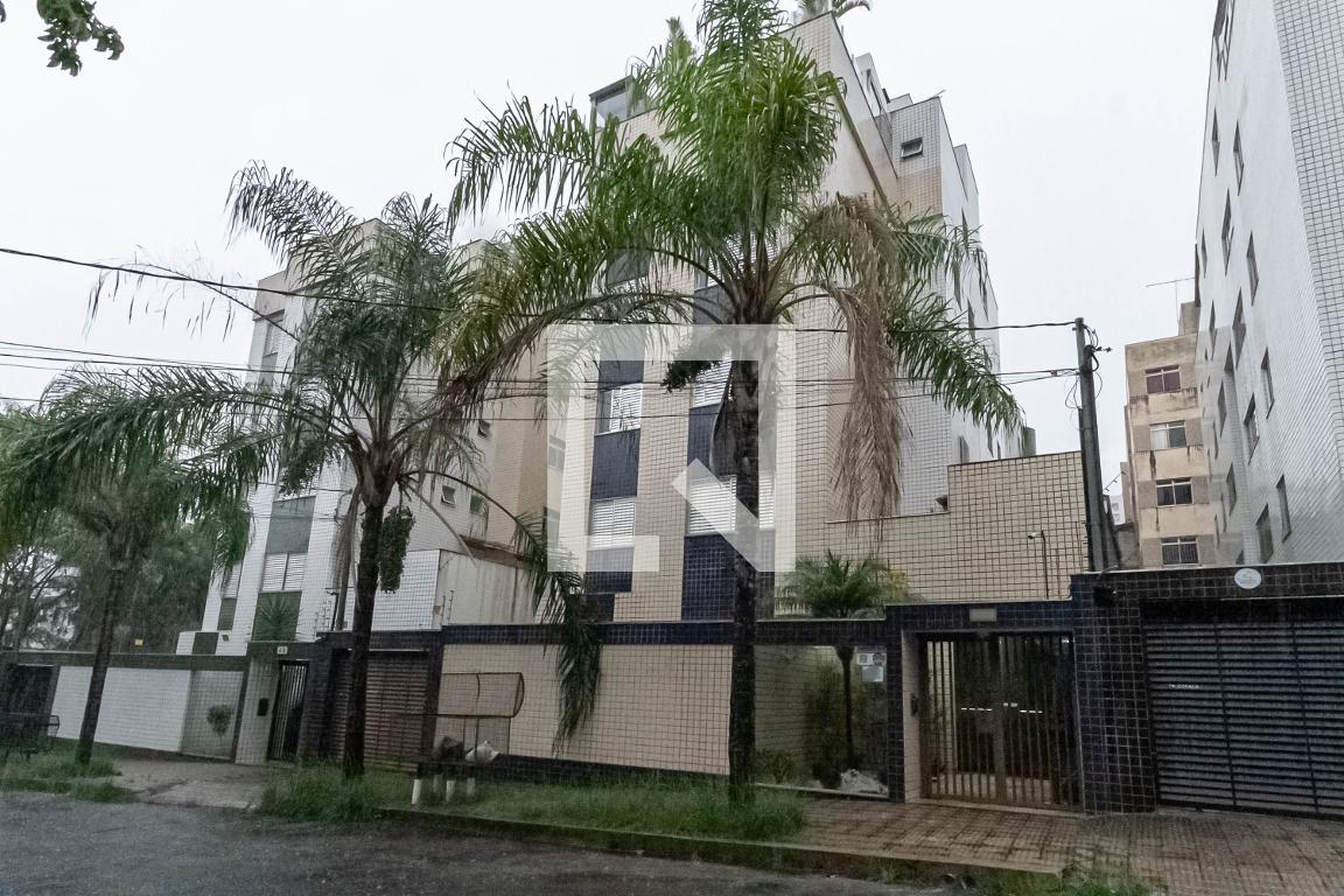 Fachada Condomínio em Rua Francisco Magalhães Gomes, 93