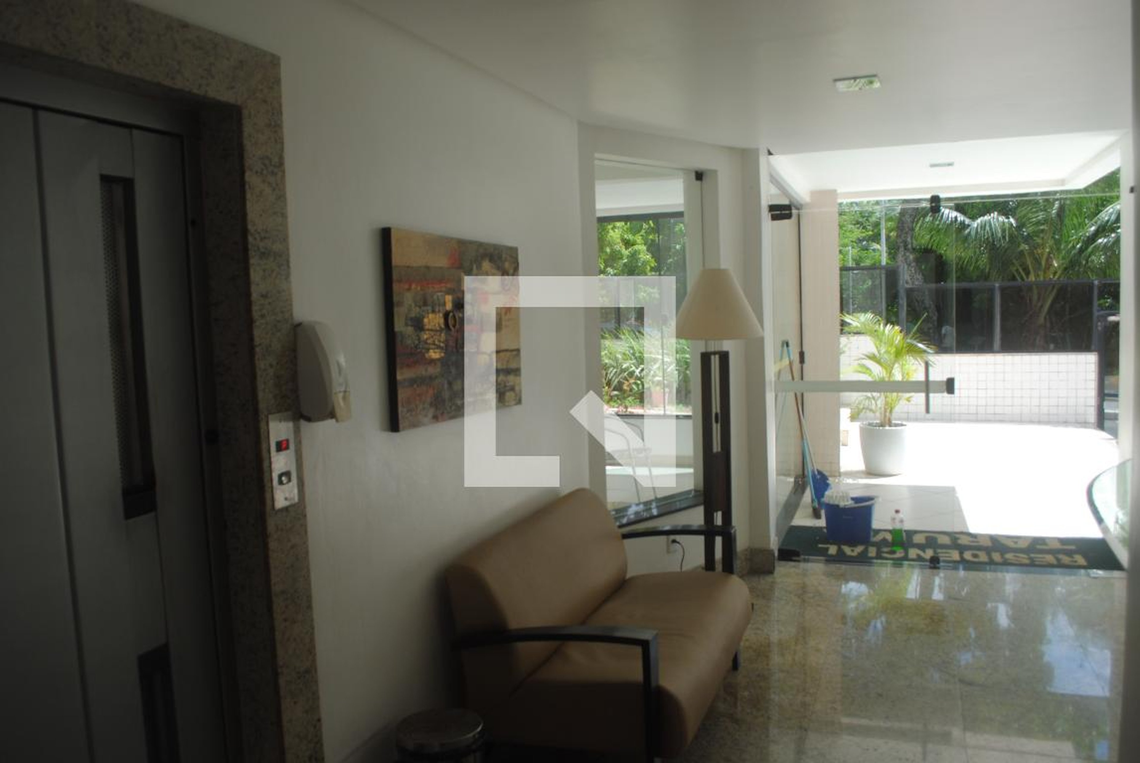 Hall de entrada Condomínio em Rua do Tarumã, 57