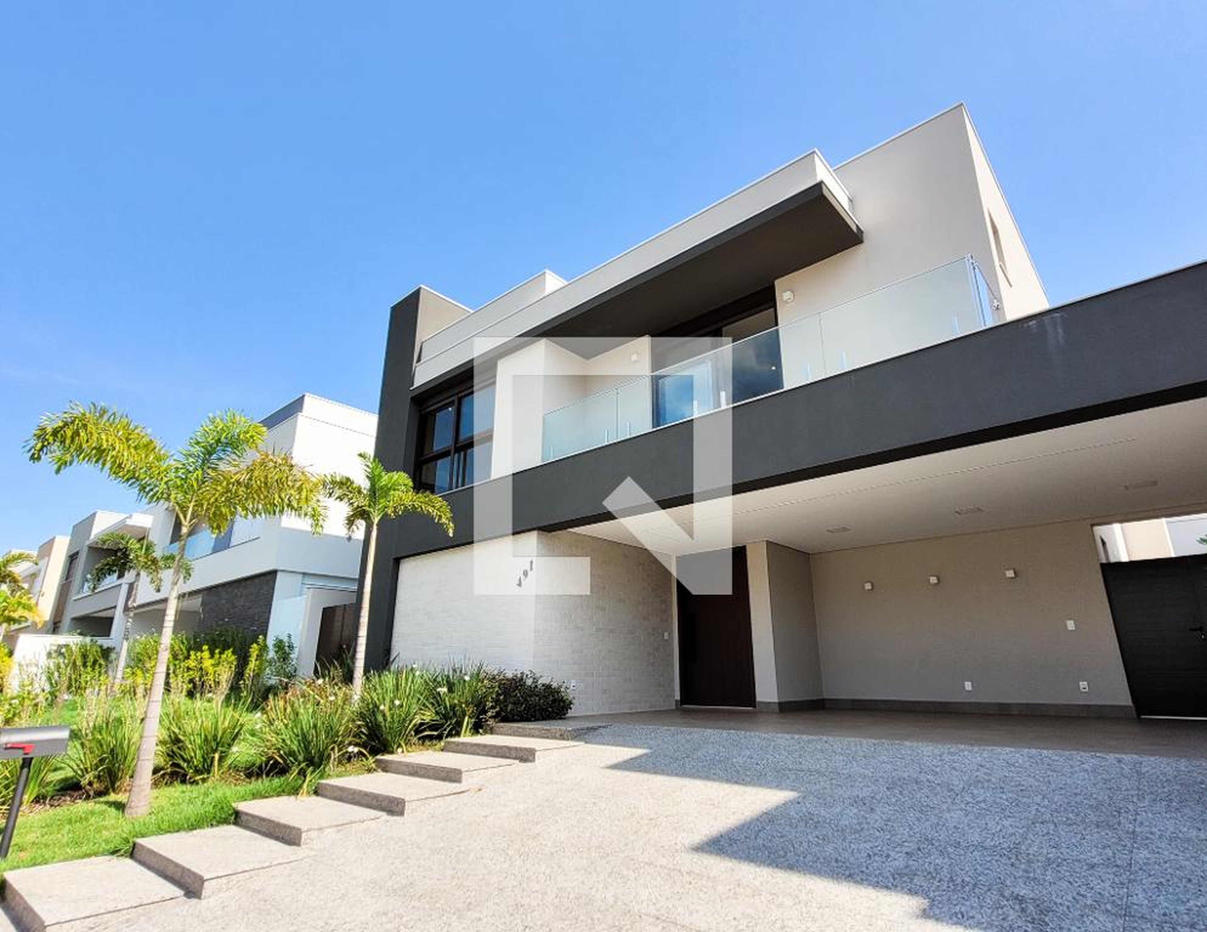 Fachada Condomínio em Rua Sérgio Bortolotto, 491