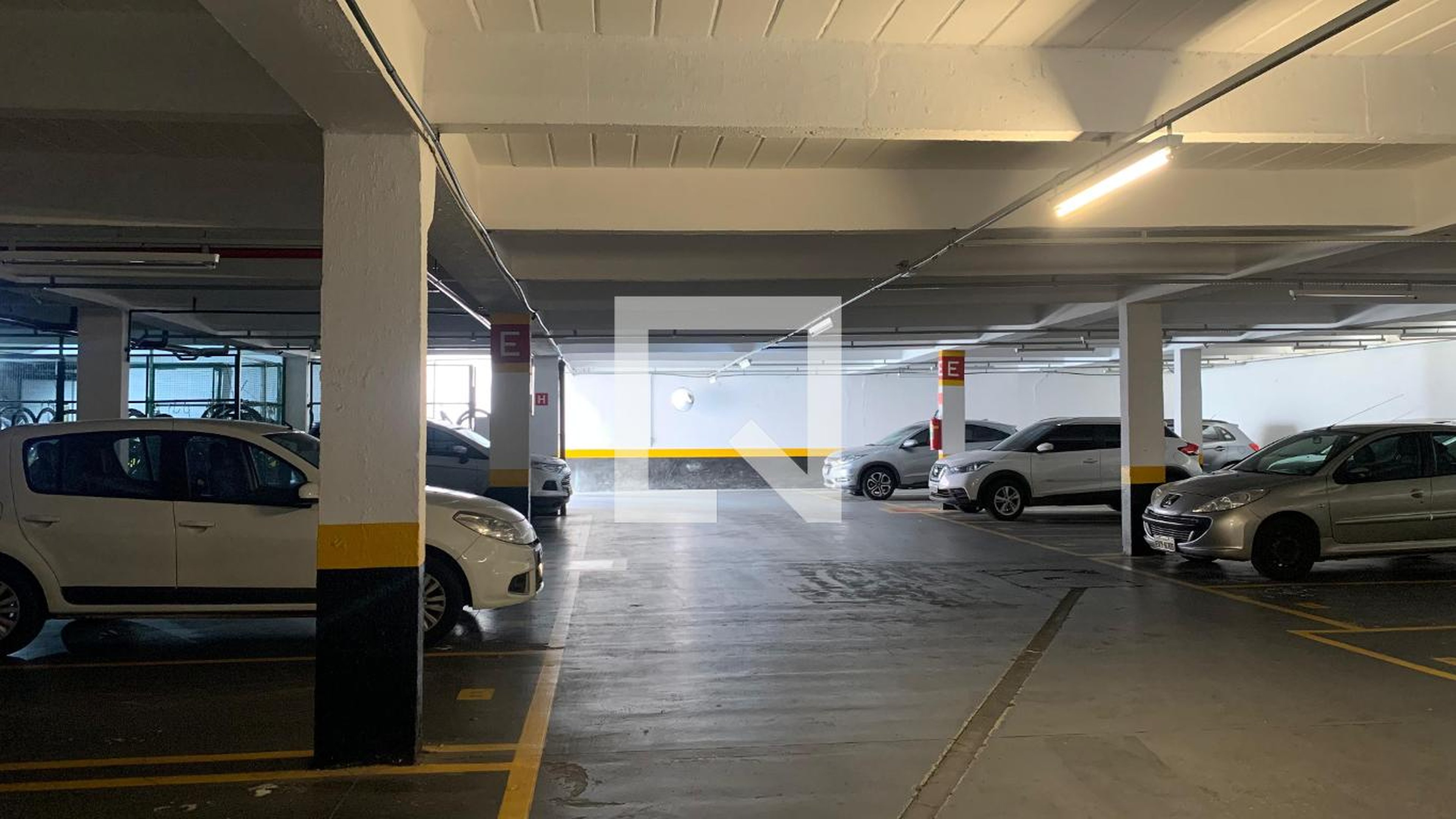 Estacionamento - Conj. Res. Alto da Lapa I