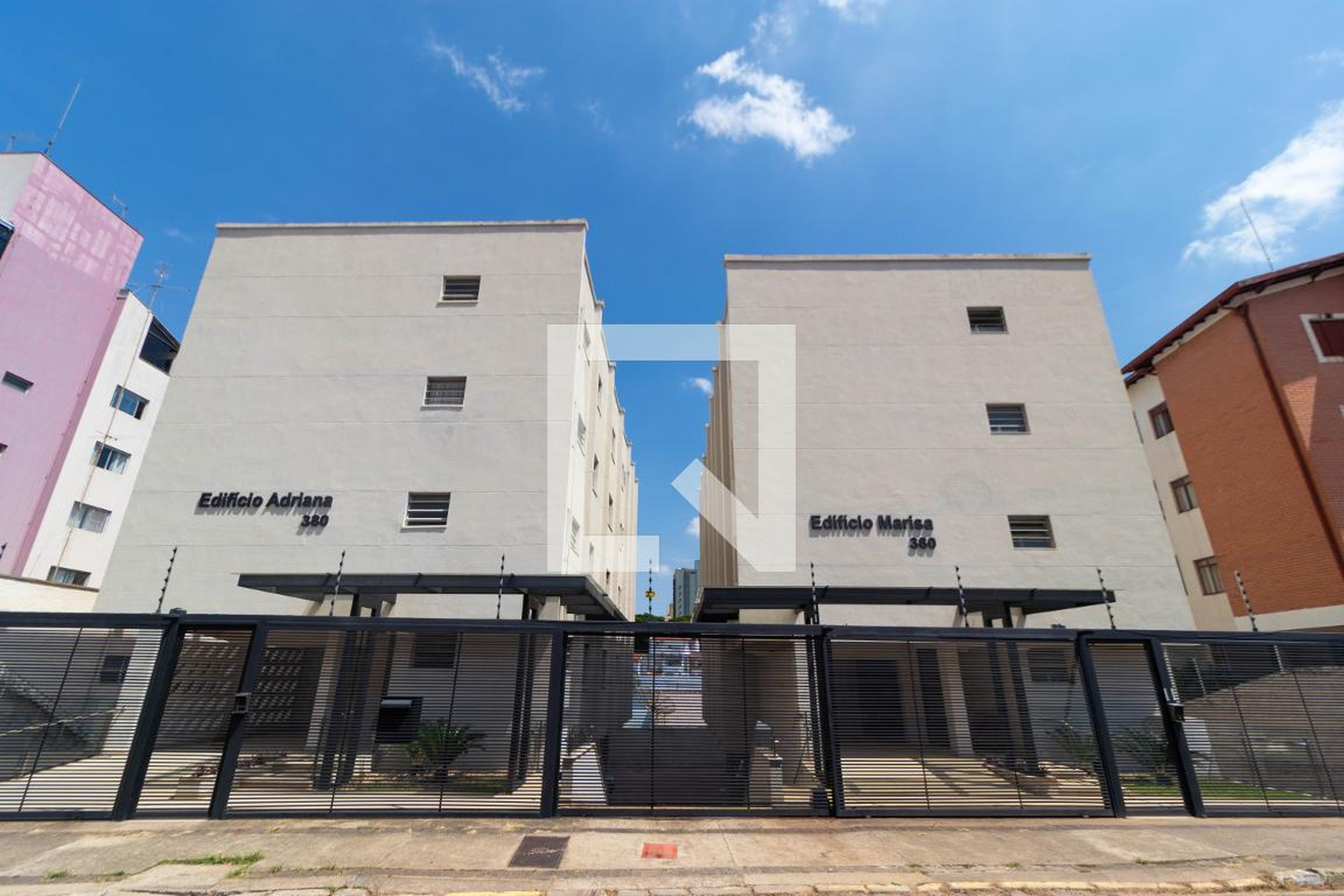 Fachada Condomínio Adriana