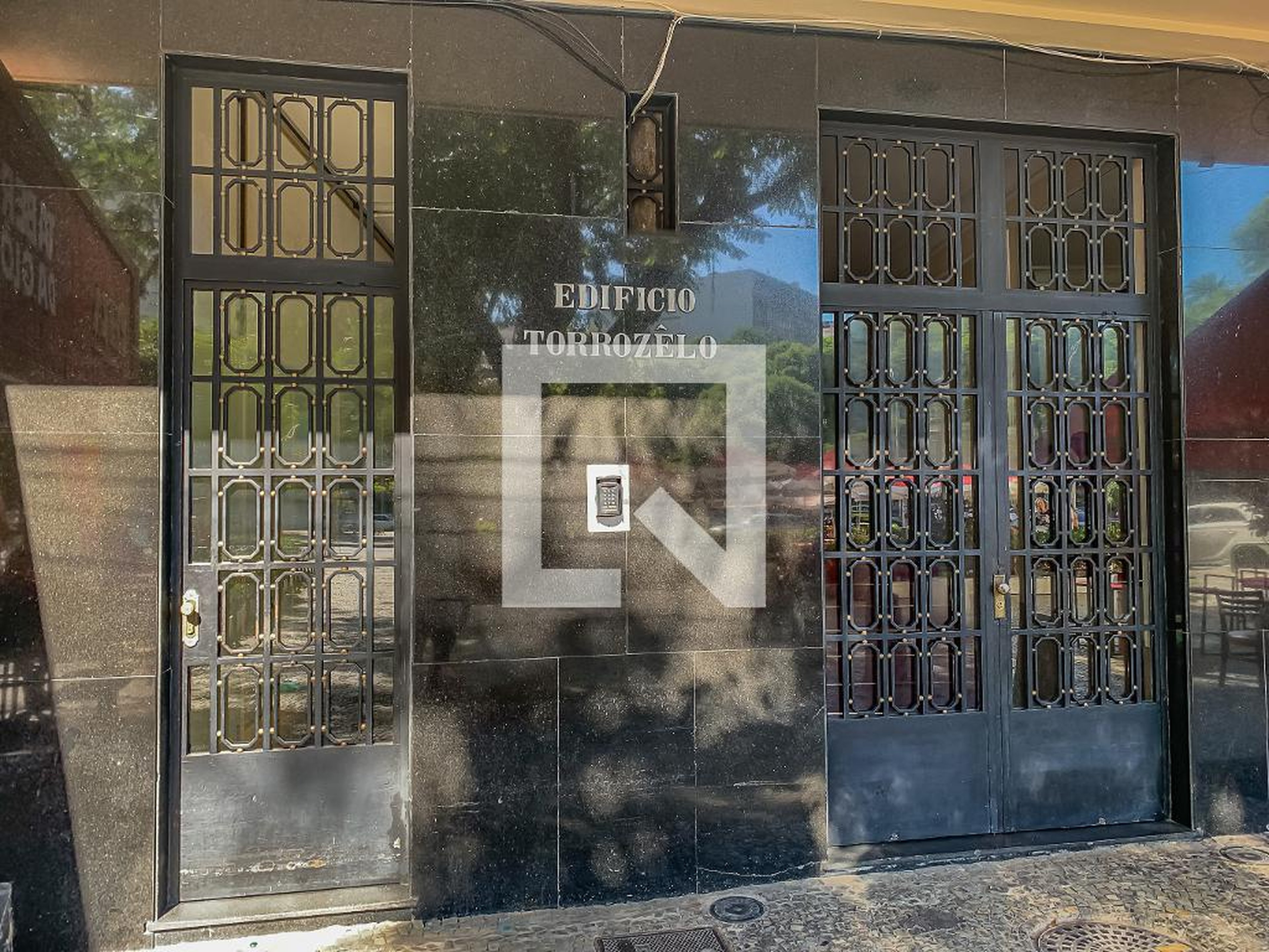 Fachada do Prédio Condomínio em Rua do Russel, 62