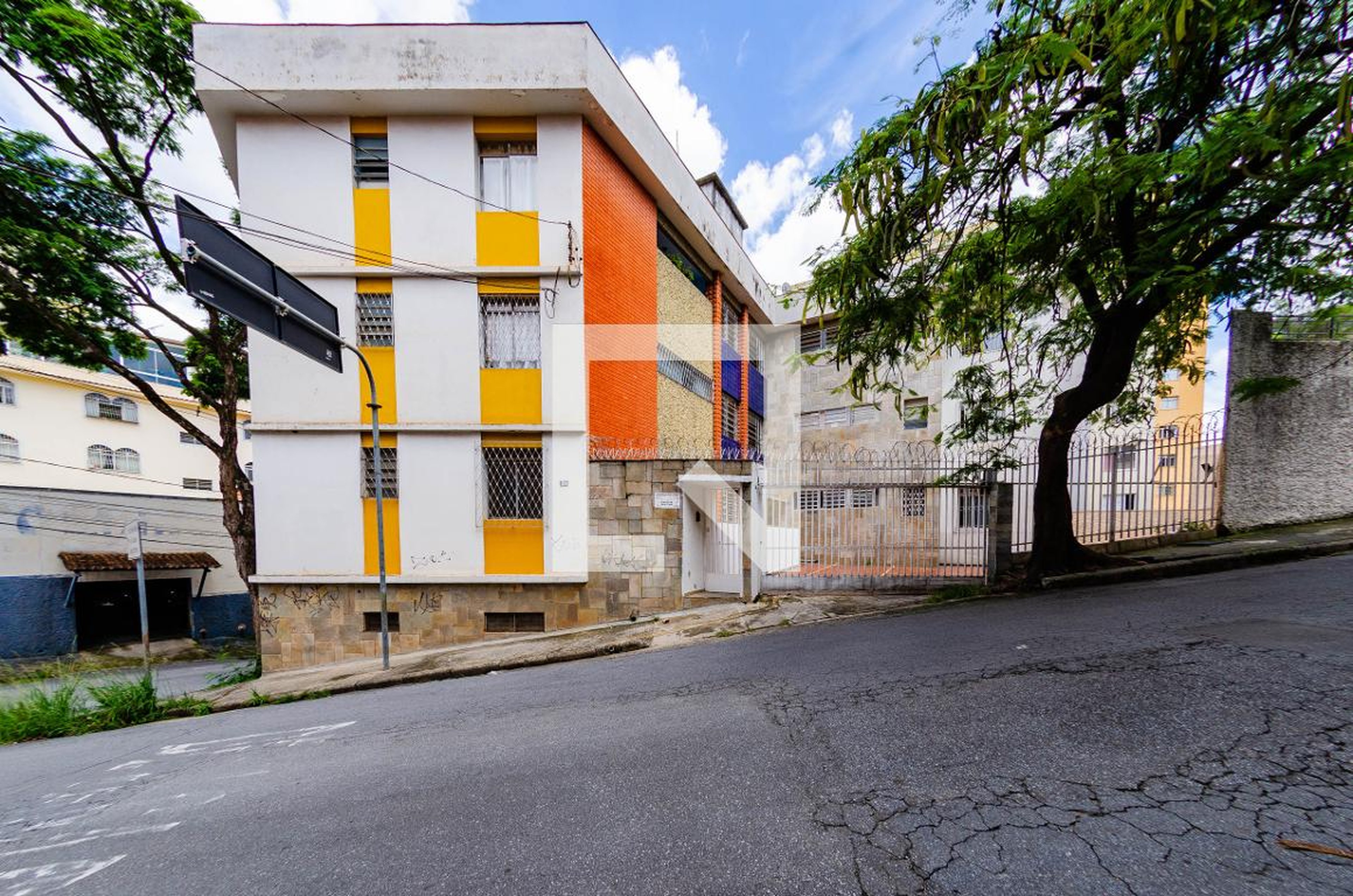 Fachada Condomínio em Rua Contria, 150