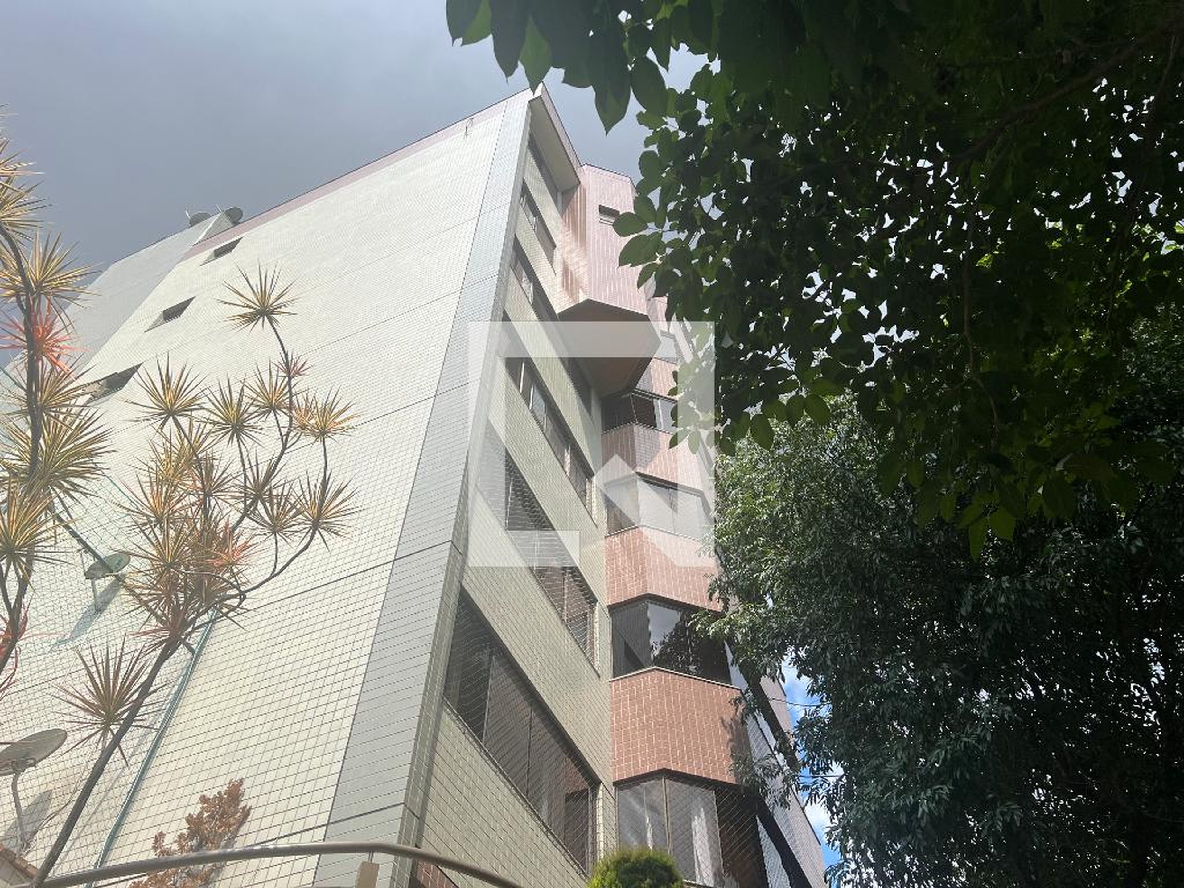 Fachada Condomínio em Rua Senador Lima Guimarães, 525