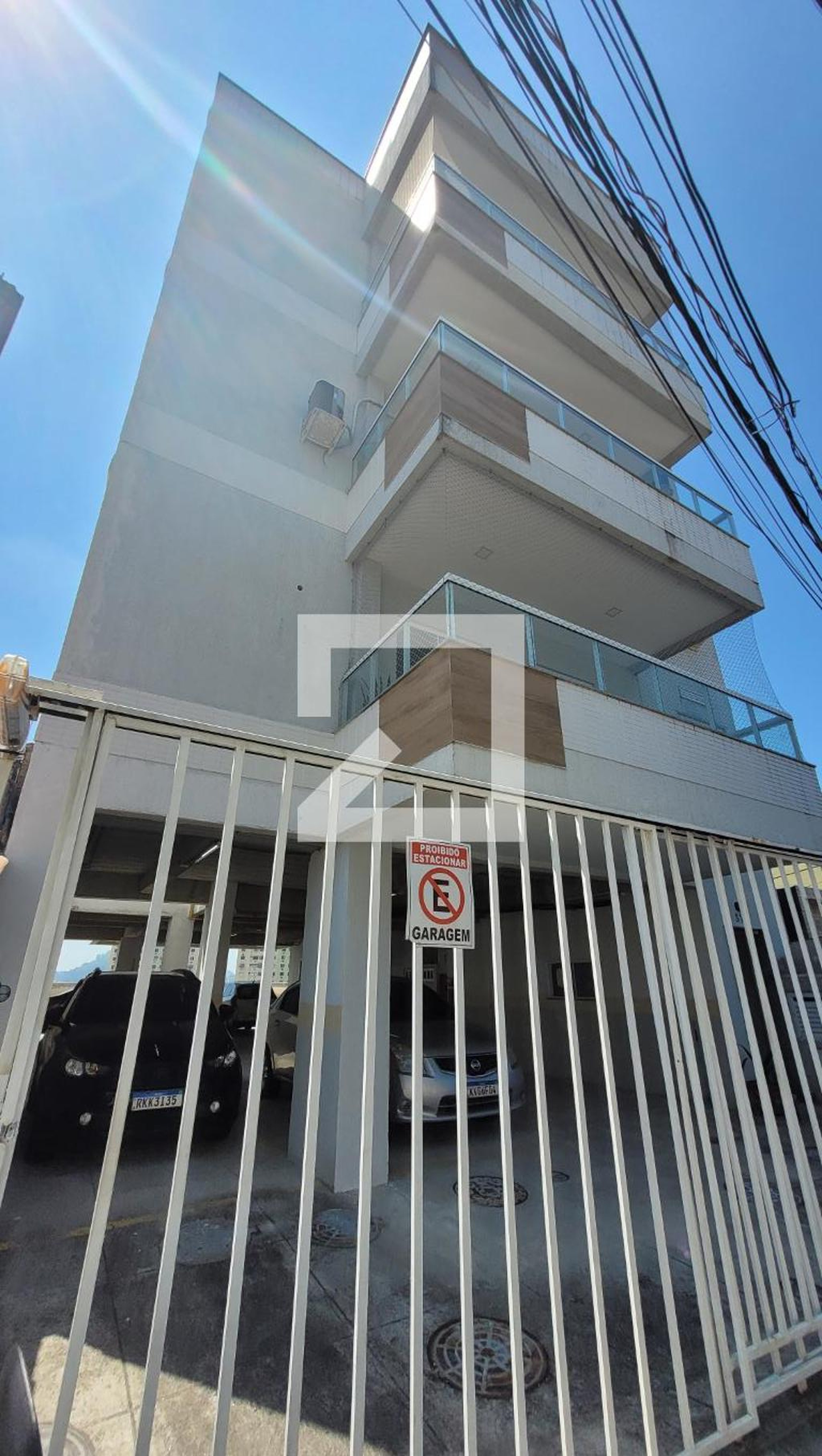 Fachada Condomínio em Rua Maria Flaviana de Lima, 86