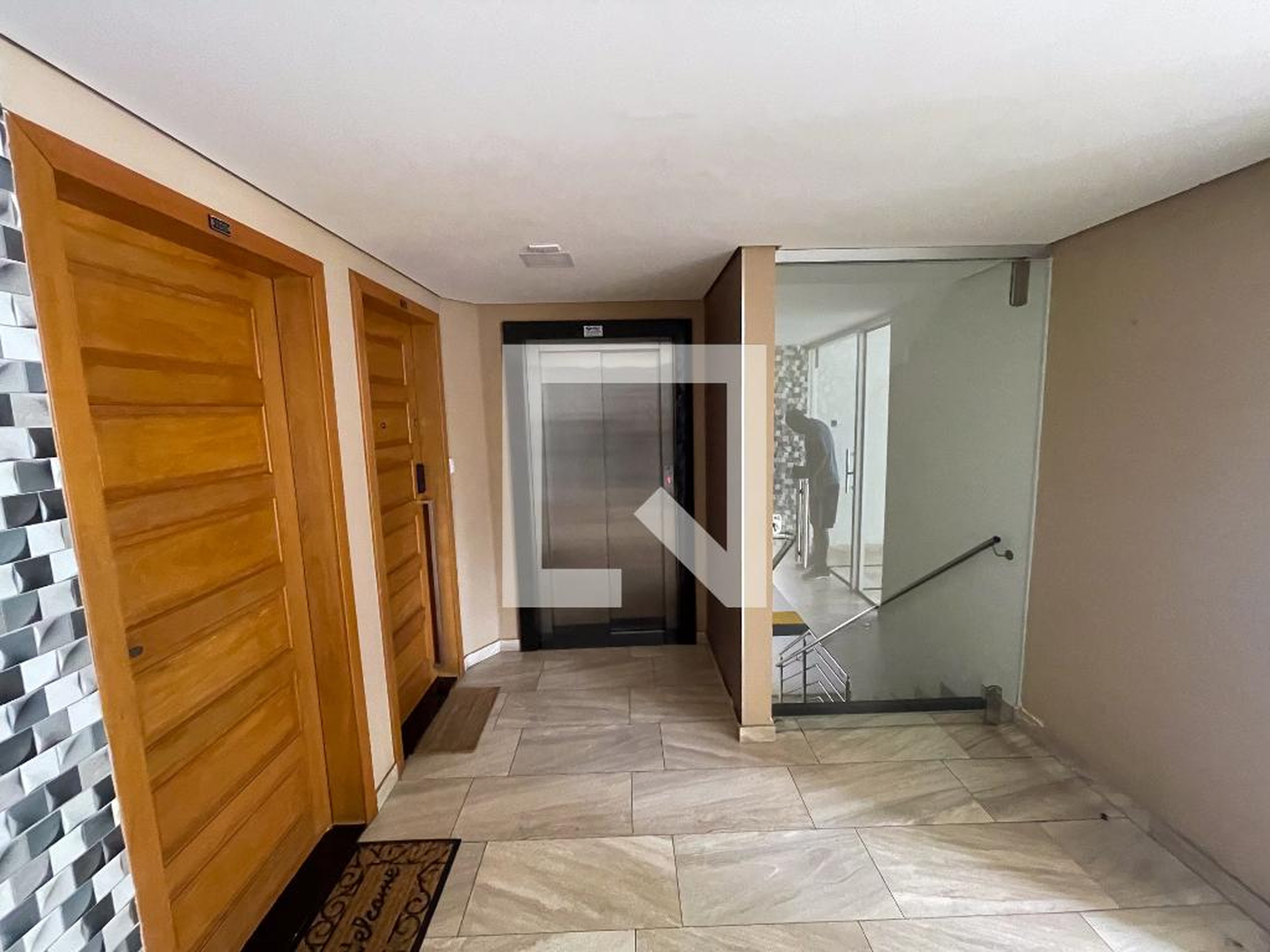 Hall de entrada Condomínio em Avenida Pedro Olímpio da Fonseca, 541