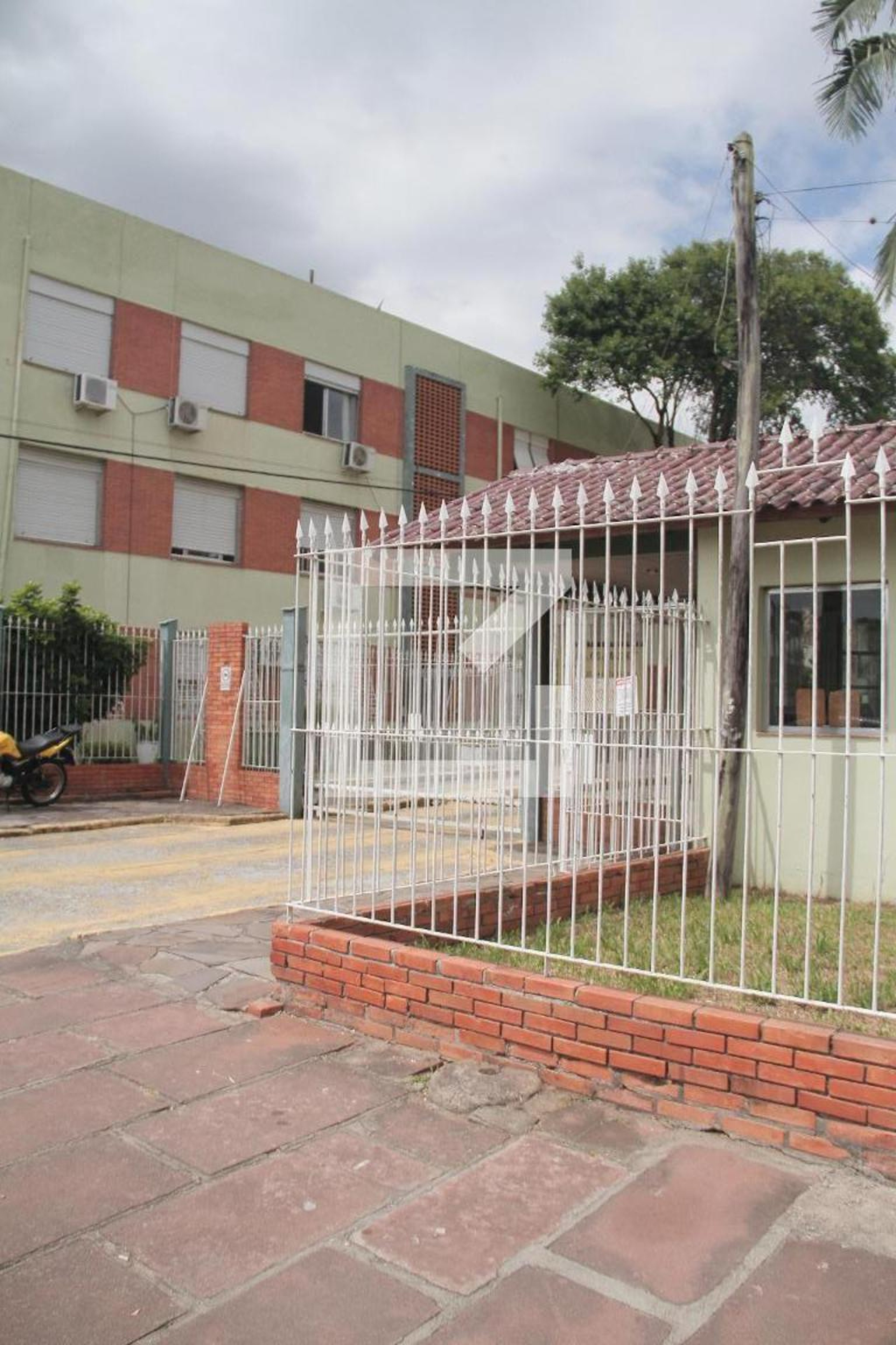 Fachada Condomínio em Rua Coronel Massot, 567