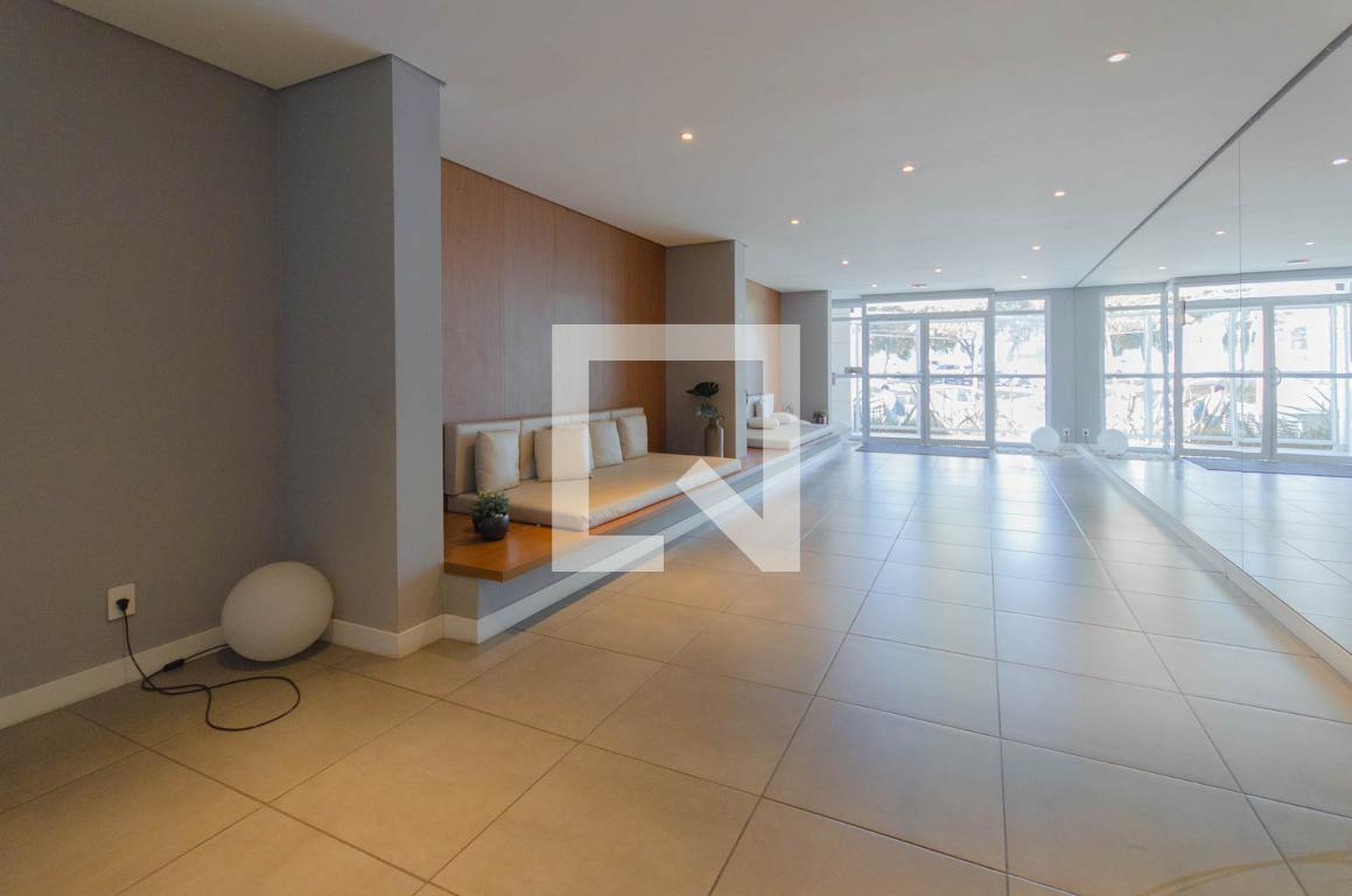 Hall social - You, sena madureira