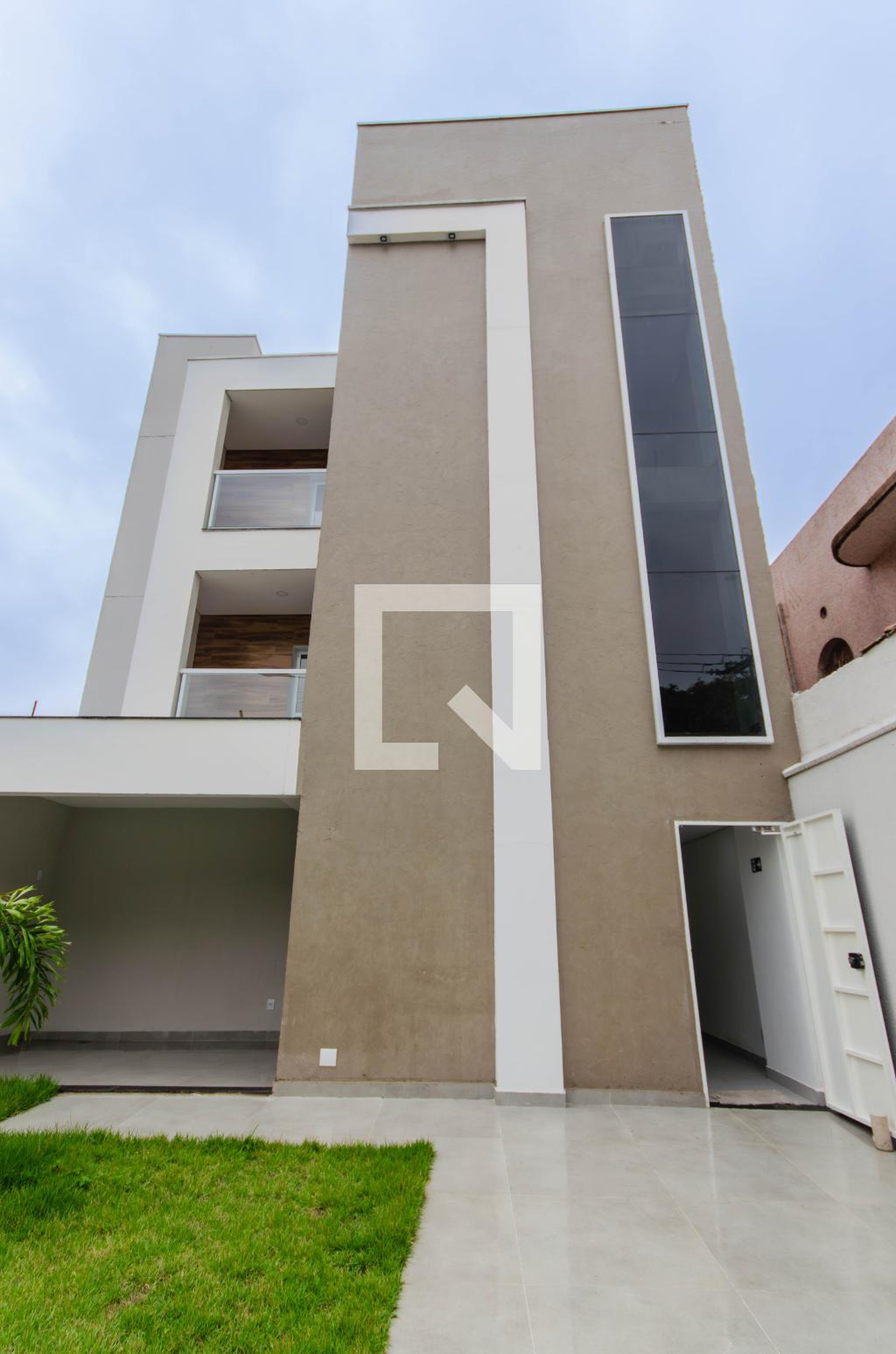 Fachada do Prédio Condomínio Spasso Monumento