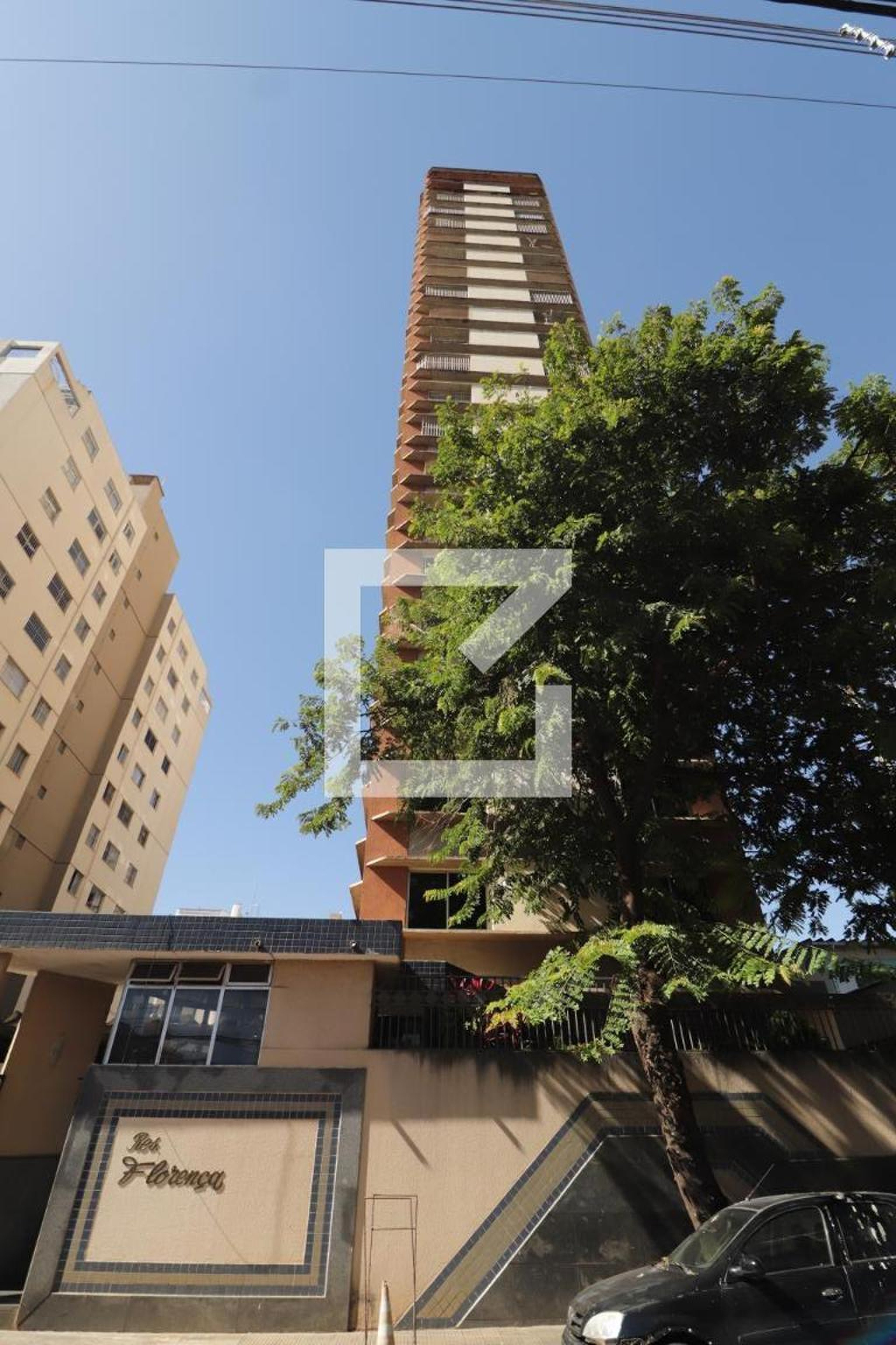 Fachada do Prédio Condomínio em Rua 227, 528