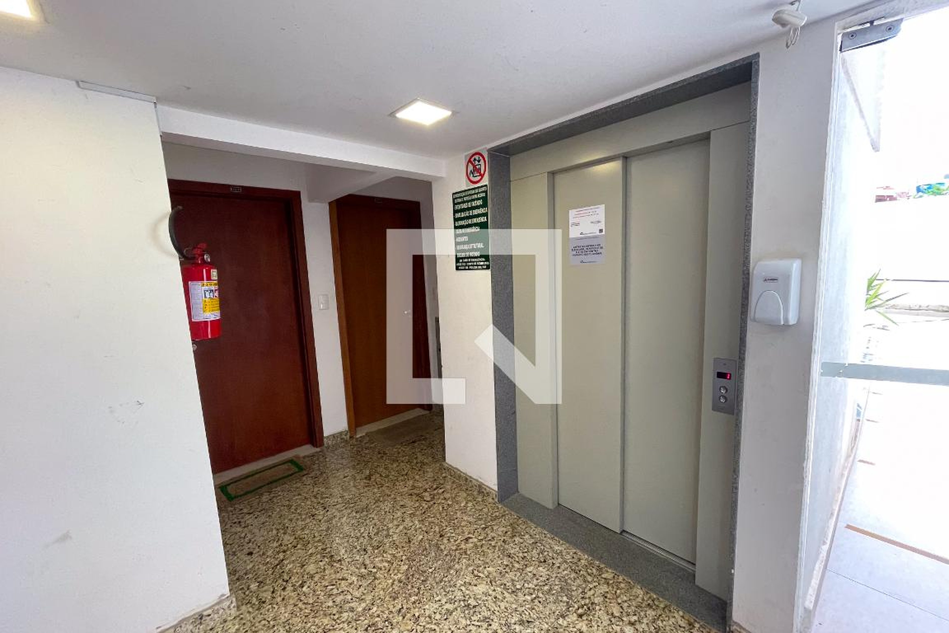 elevador Condomínio em Rua Nascimento, 120