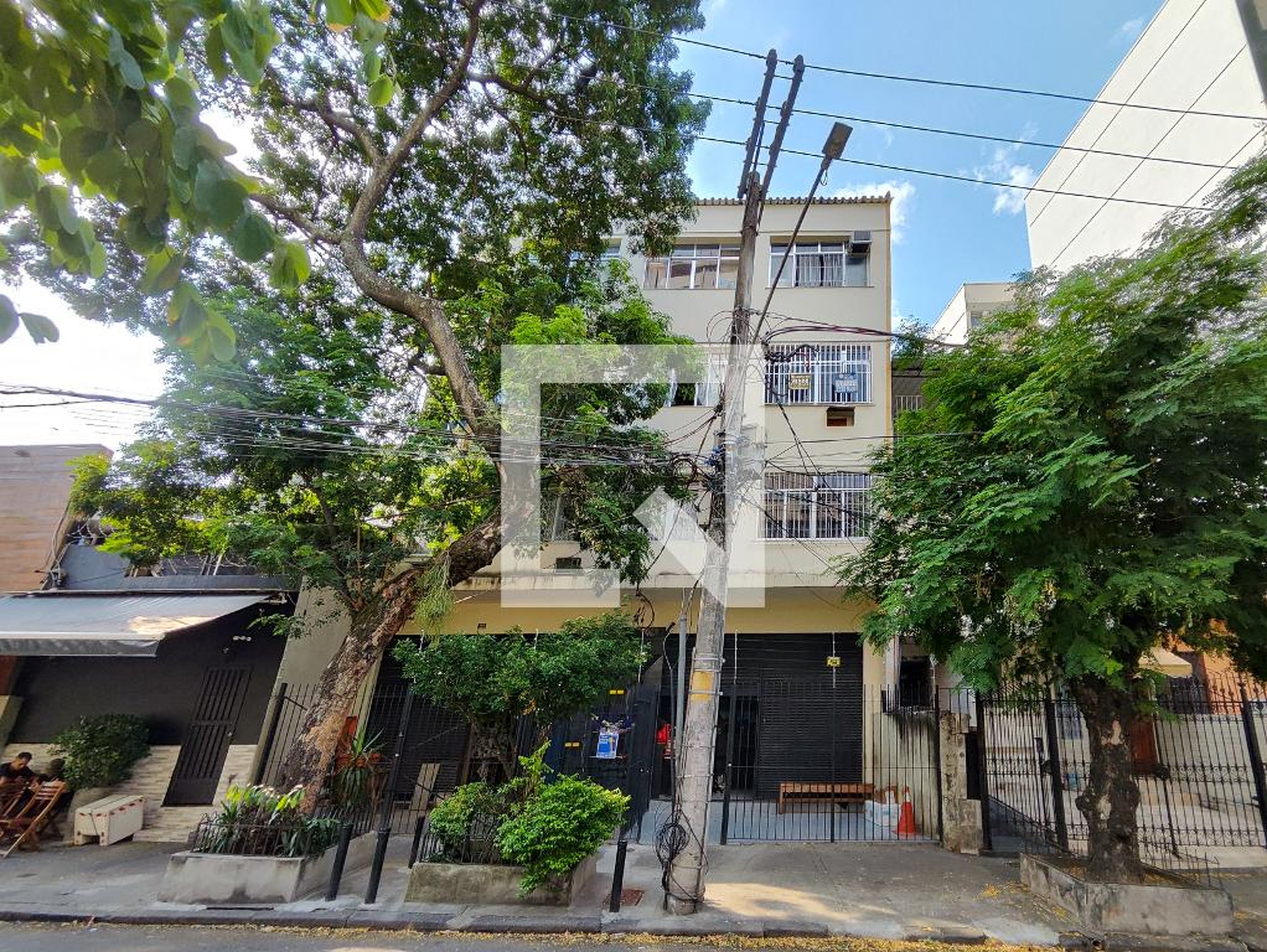 Fachada do Prédio Condomínio em Rua Nossa Senhora de Lourdes, 152