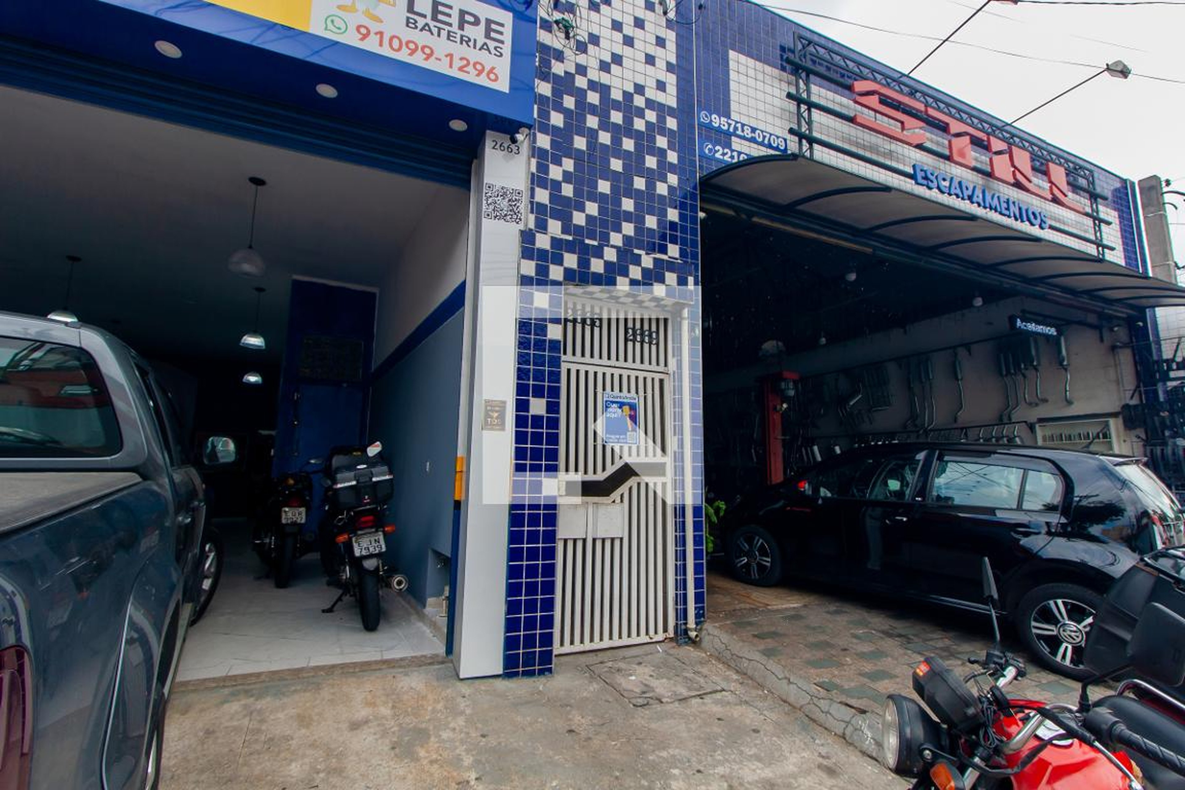 Fachada Condomínio em Rua Costa Barros, 2663