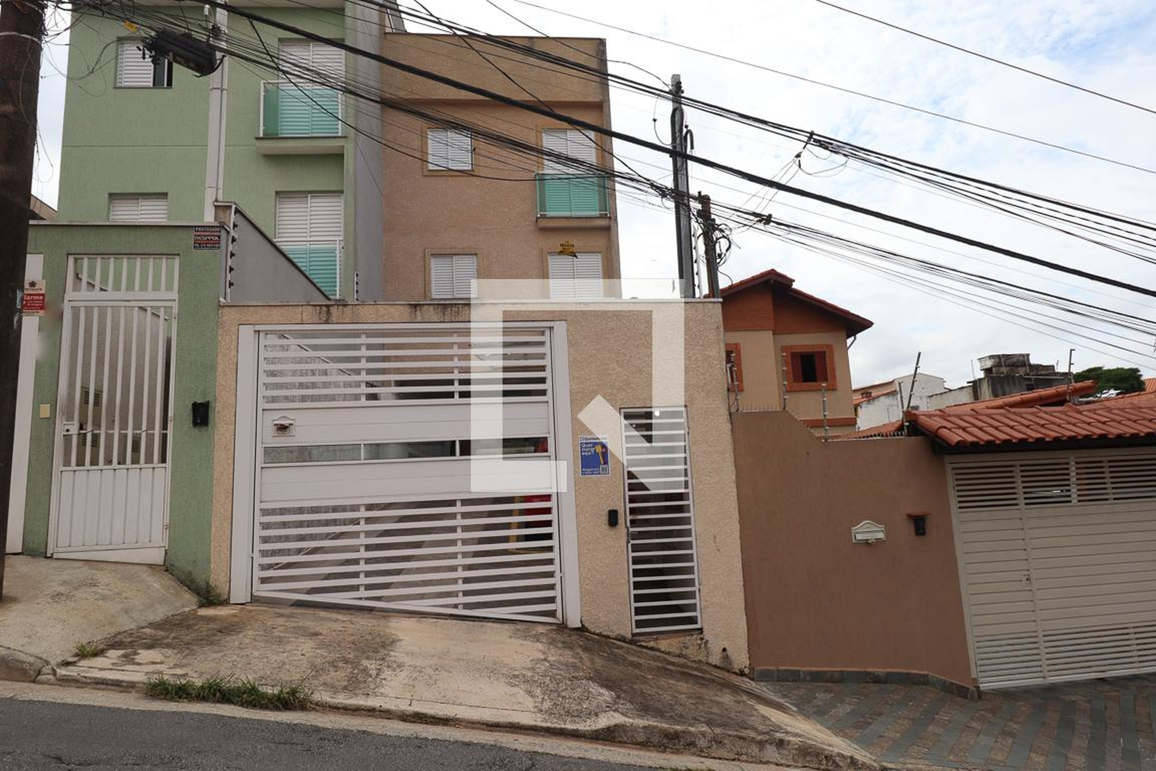 Fachada Condomínio em Rua Londrina, 245