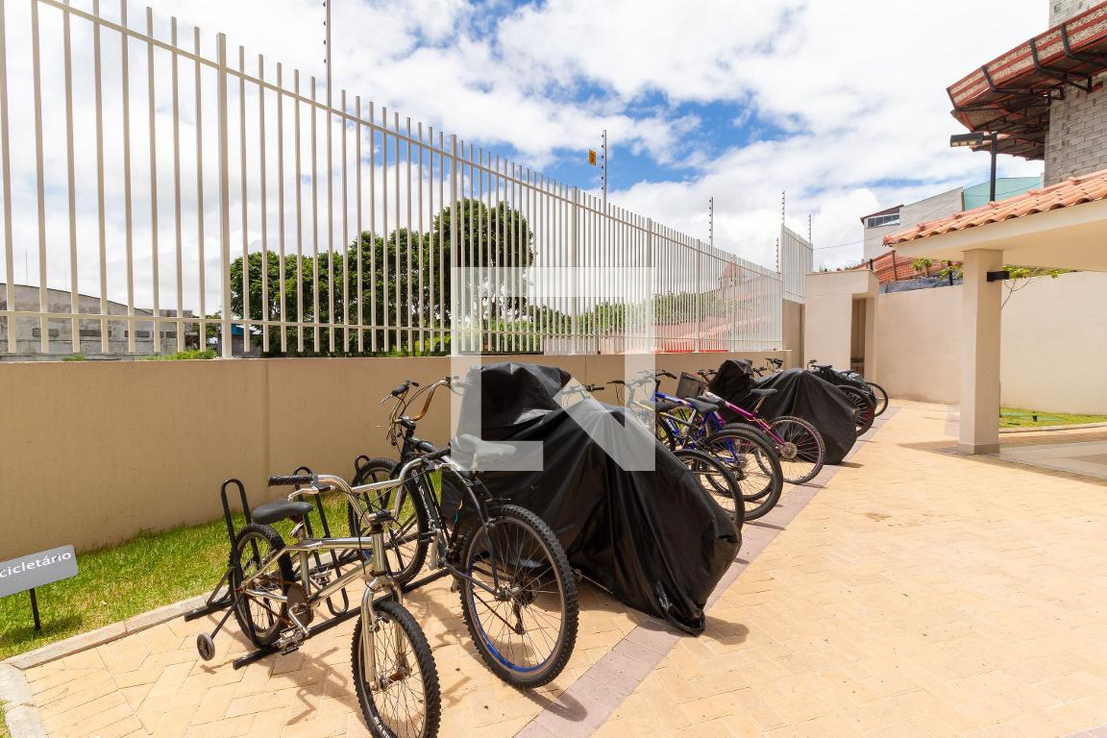 Bicicletário - Plano e Plano Jardim do Carmo Azaleia