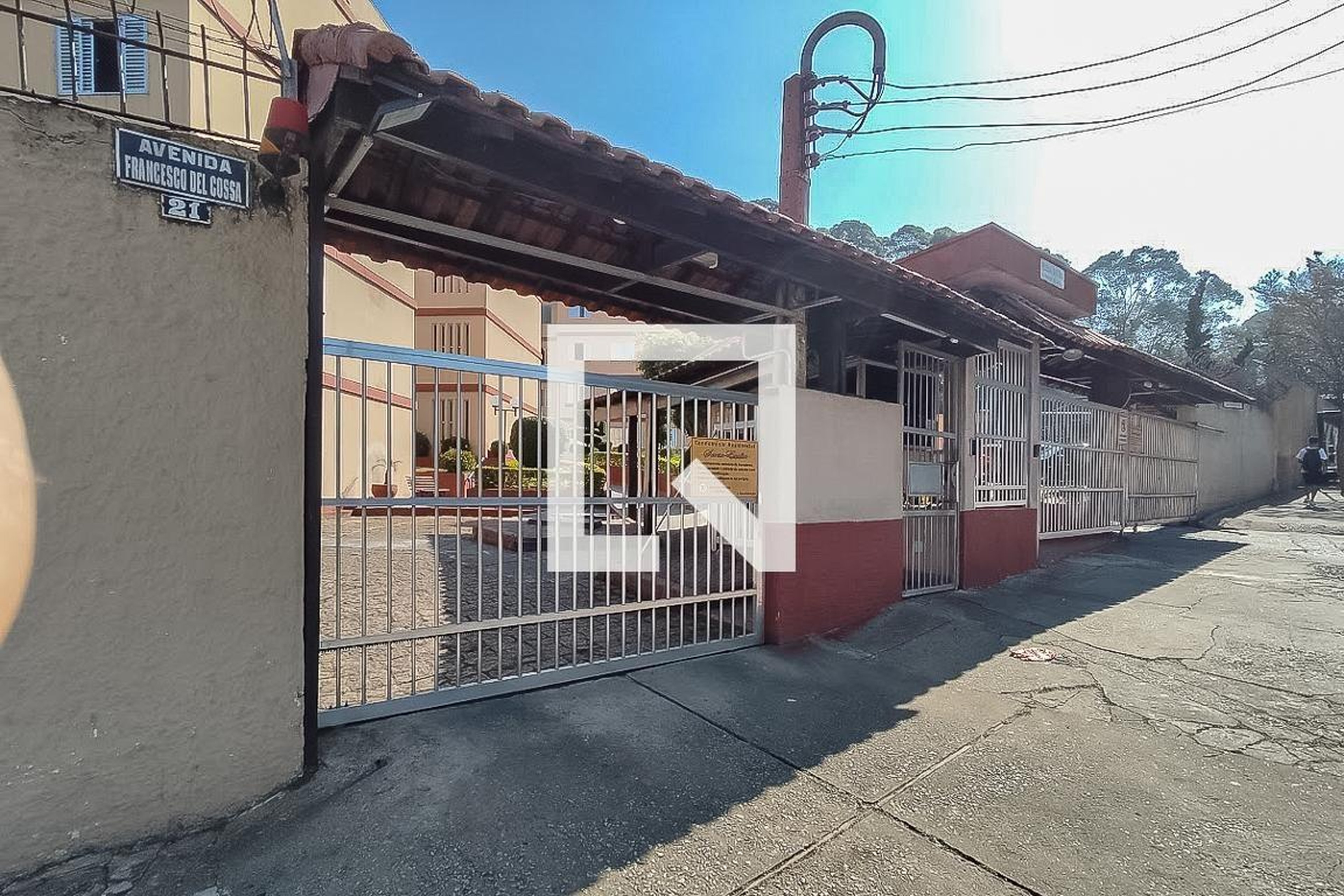 Fachada Condomínio em Rua Professor Arnaldo João Semeraro, 122