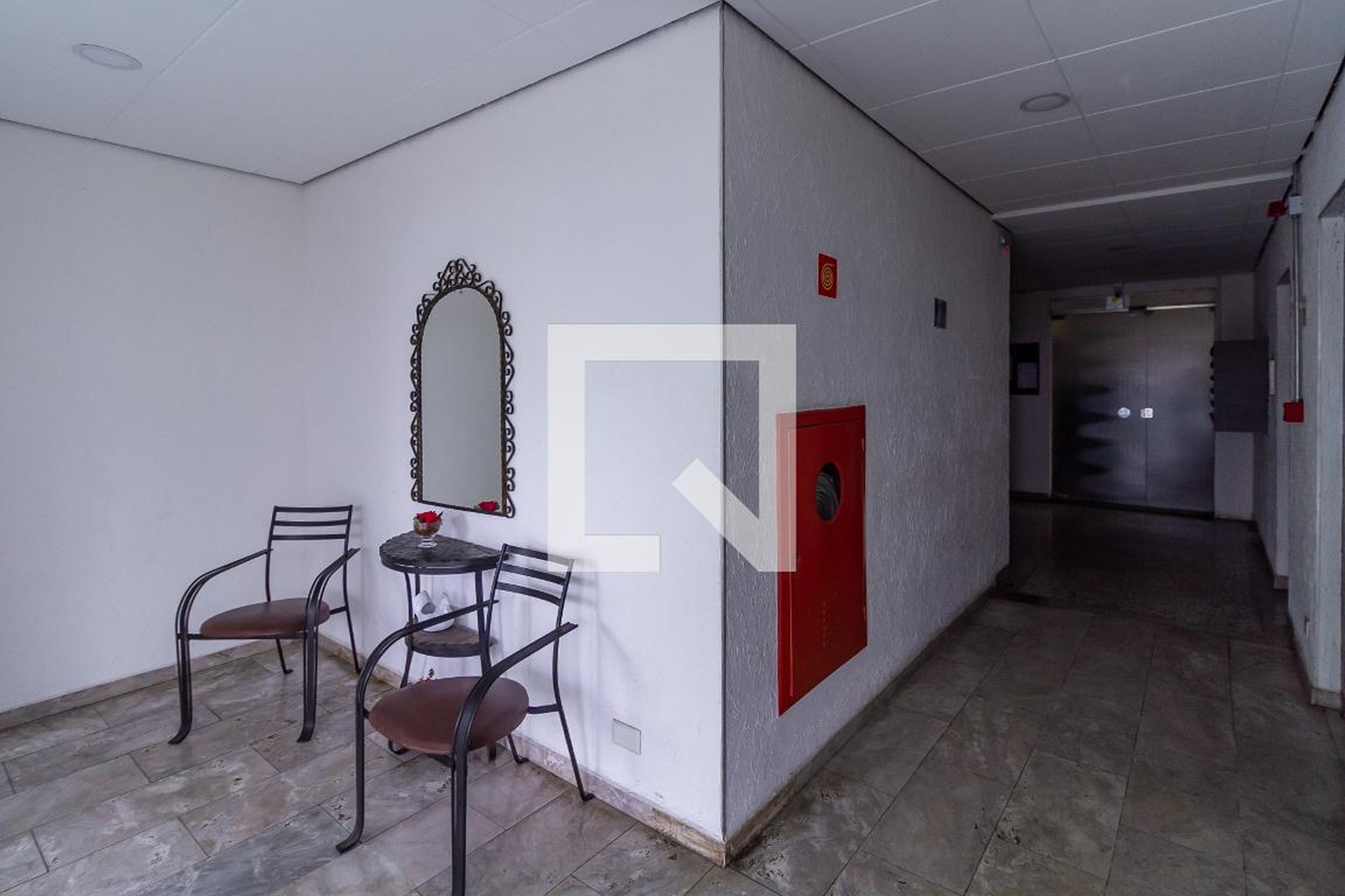 Hall de entrada - Rogério