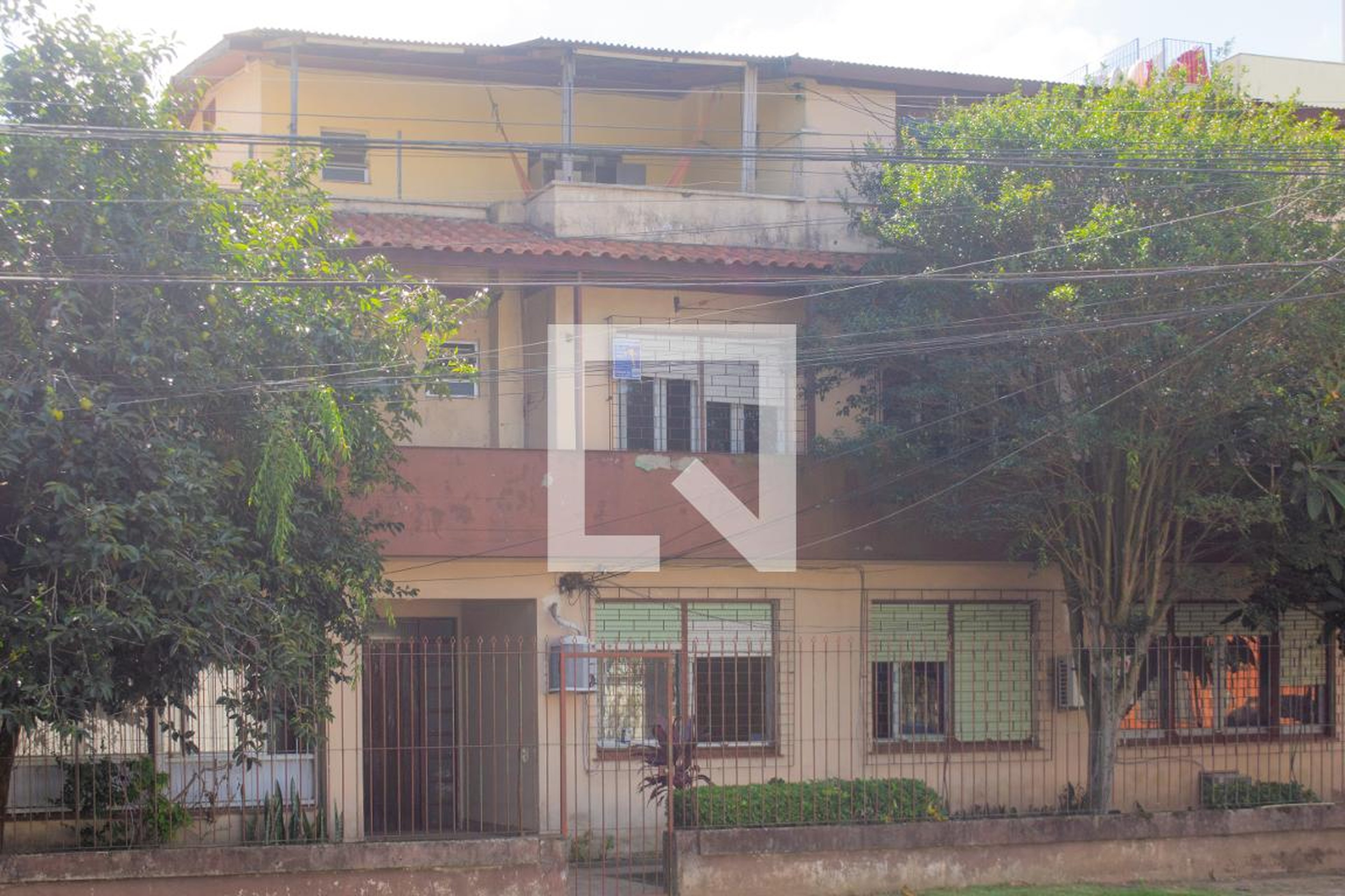 Fachada Condomínio em Rua Doutor Félix Contreiras Rodrigues, 550