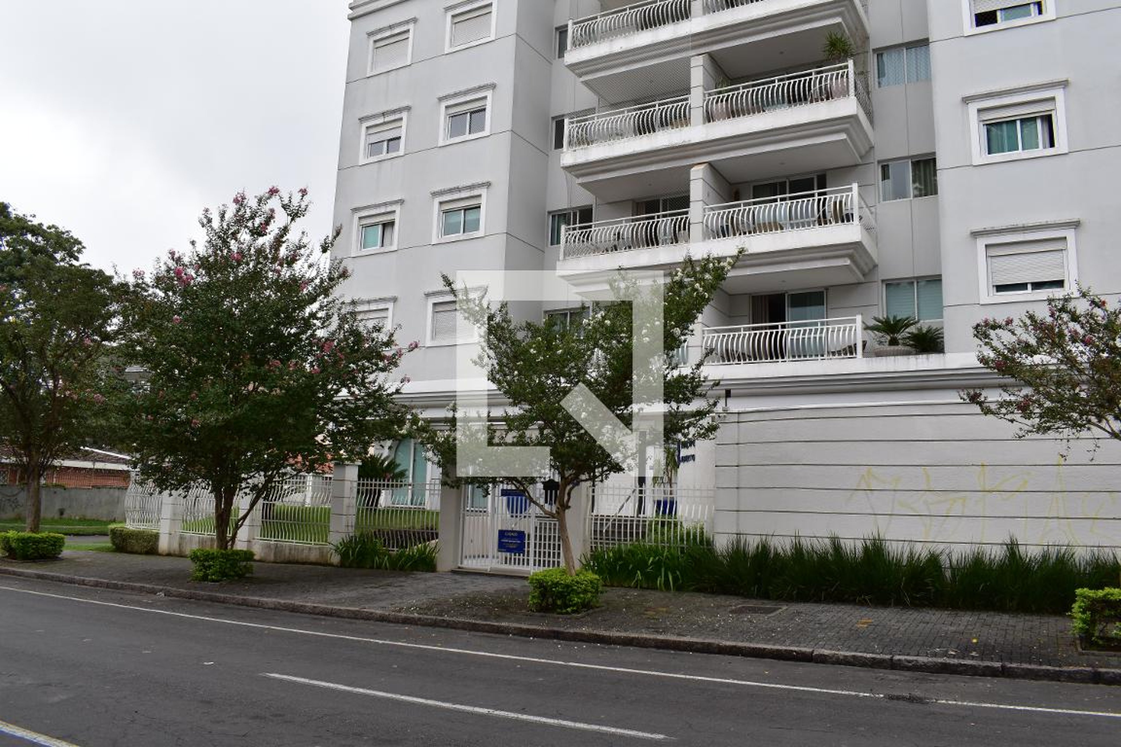 Fachada Condomínio em Rua Alberto Bolliger, 345