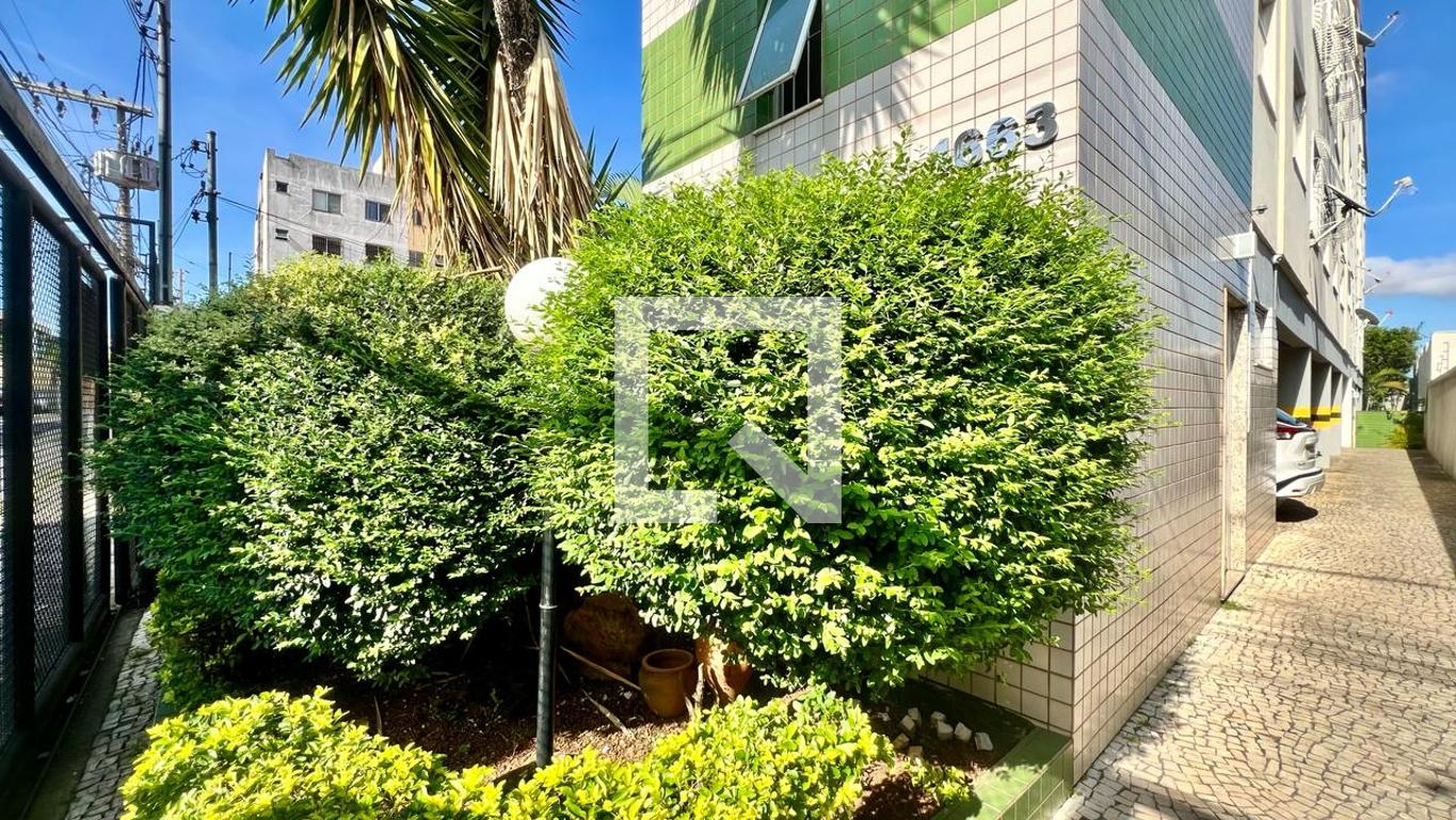 Fachada Condomínio em Rua Costa Sena, 1663