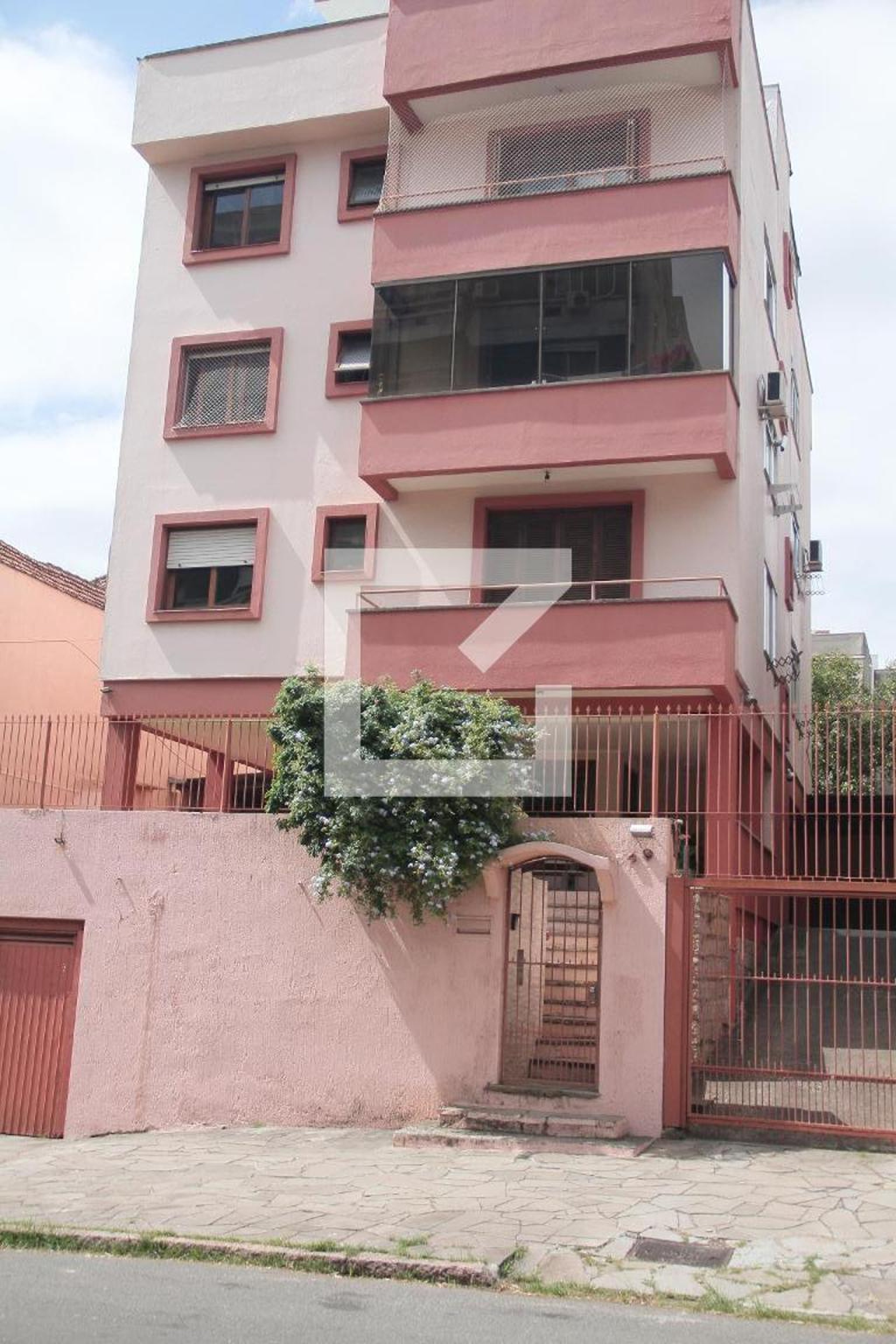 Fachada do Prédio Condomínio em Rua Monsenhor Veras, 49