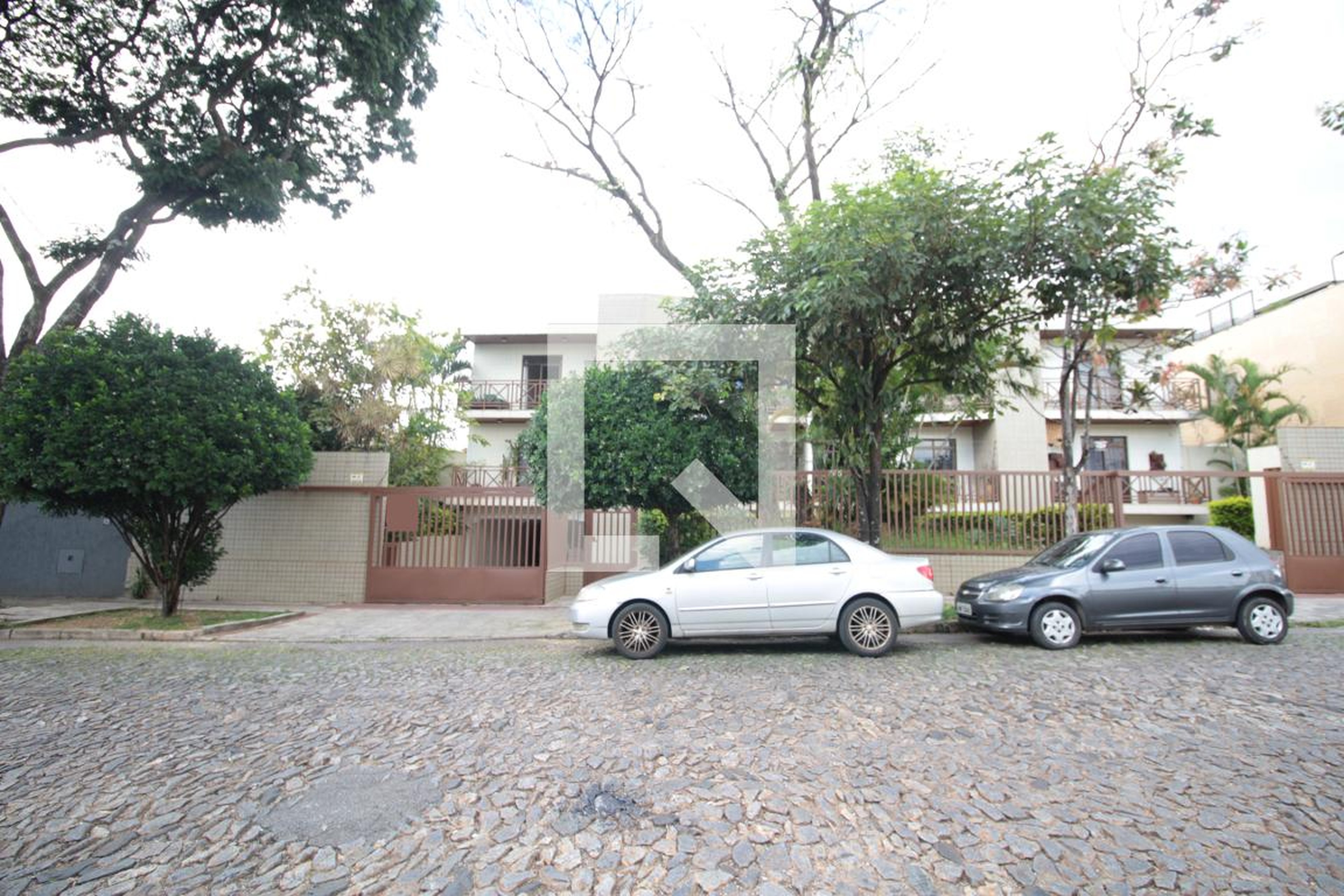 Fachada Condomínio em Rua das Canárias, 765