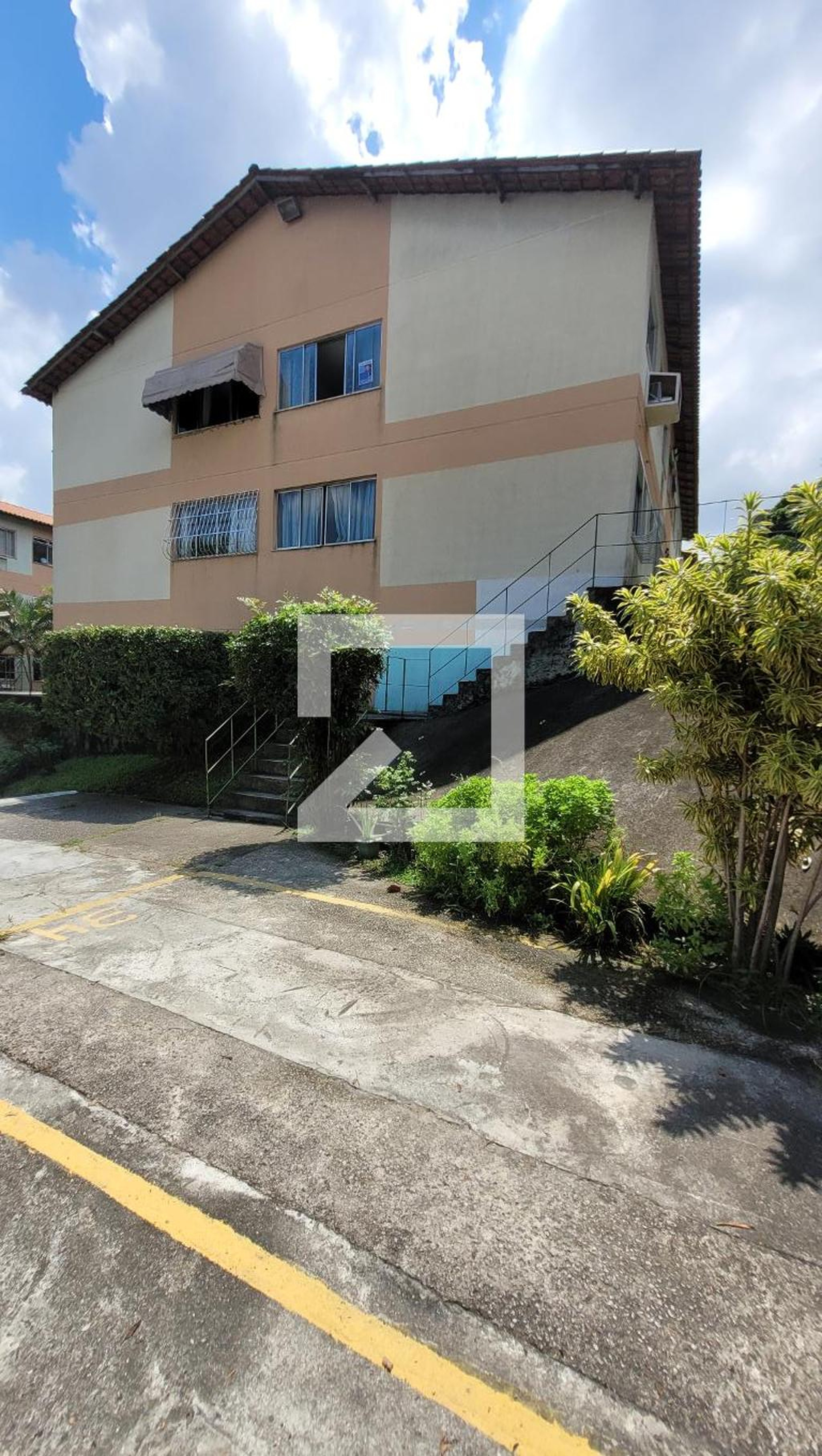 Fachada do Prédio Condomínio em Rua Pinto Teles, 100