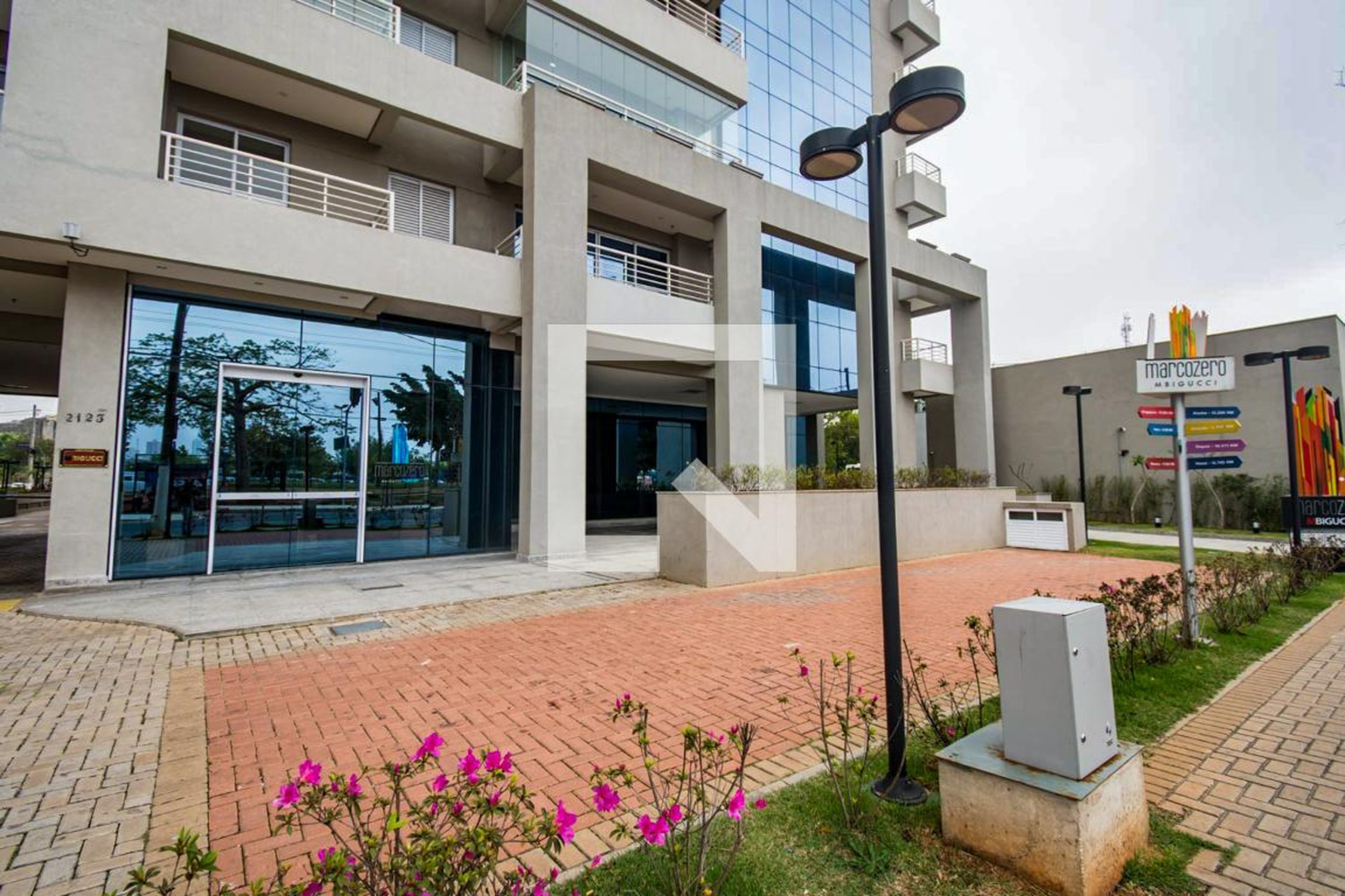 Fachada do Prédio Condomínio em Avenida Pereira Barreto, 2123