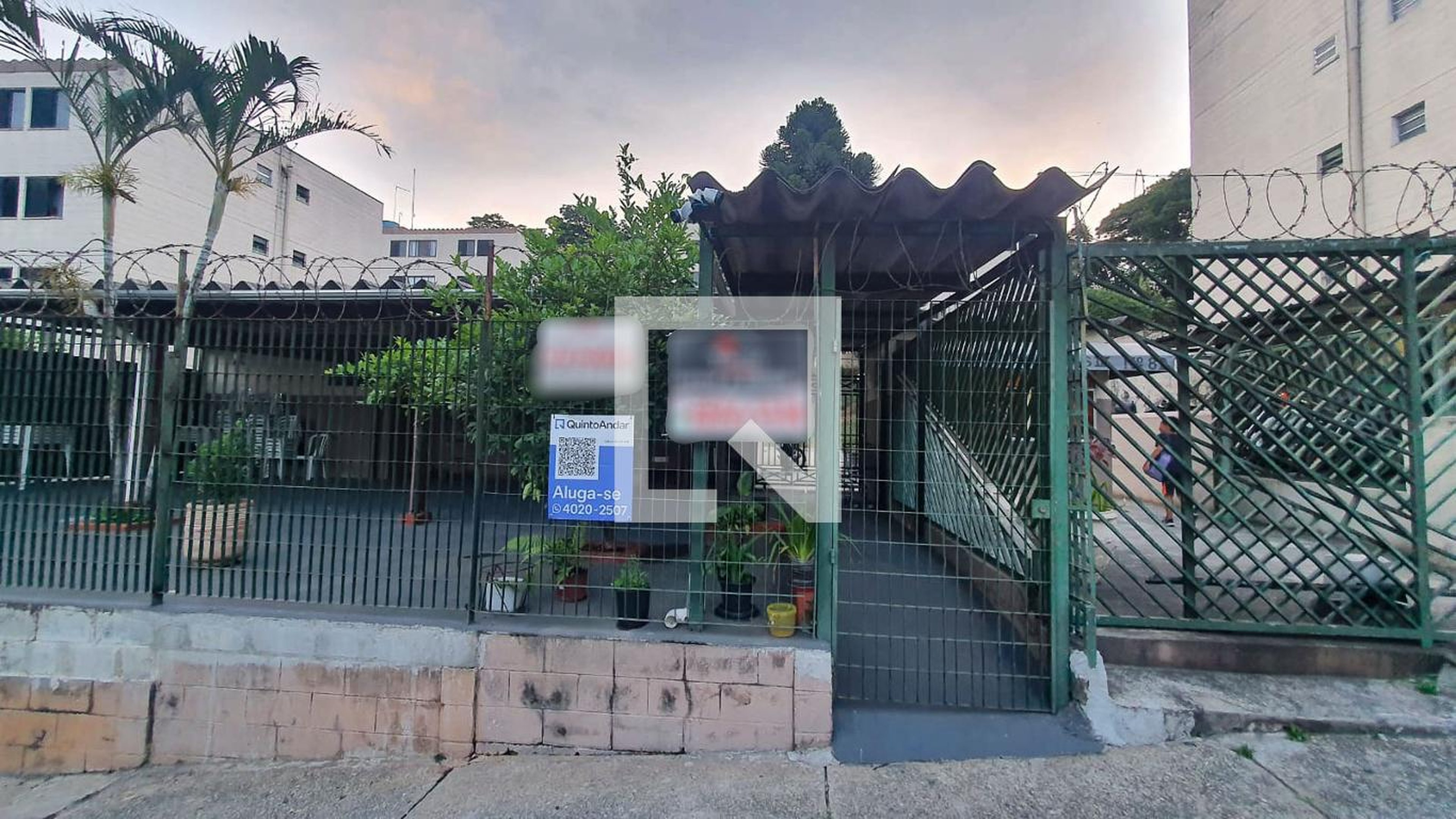 Fachada Condomínio em Rua Luiz Ferreira de Abreu, 157