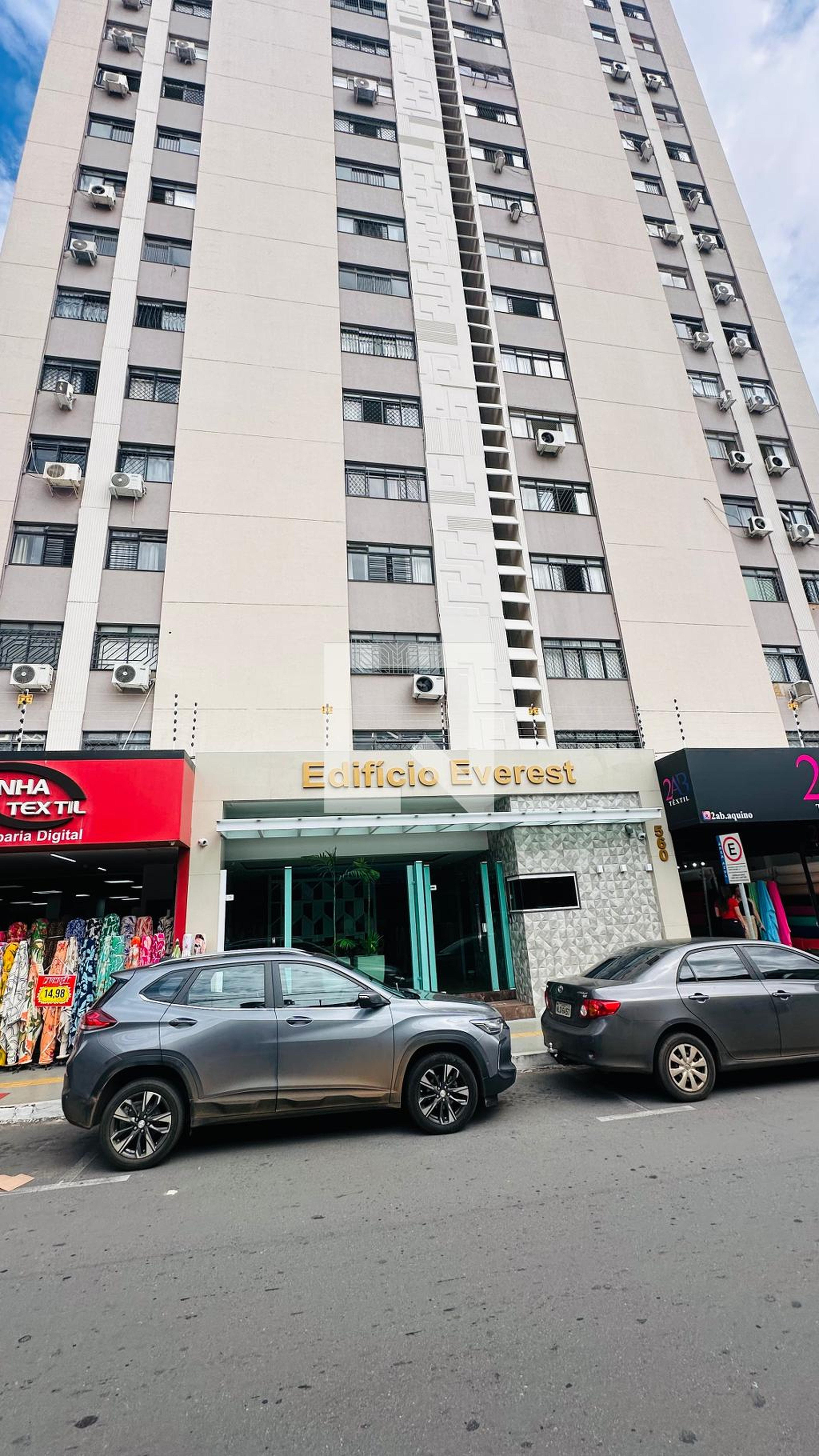 Fachada Condomínio em Rua Rio Verde, 1