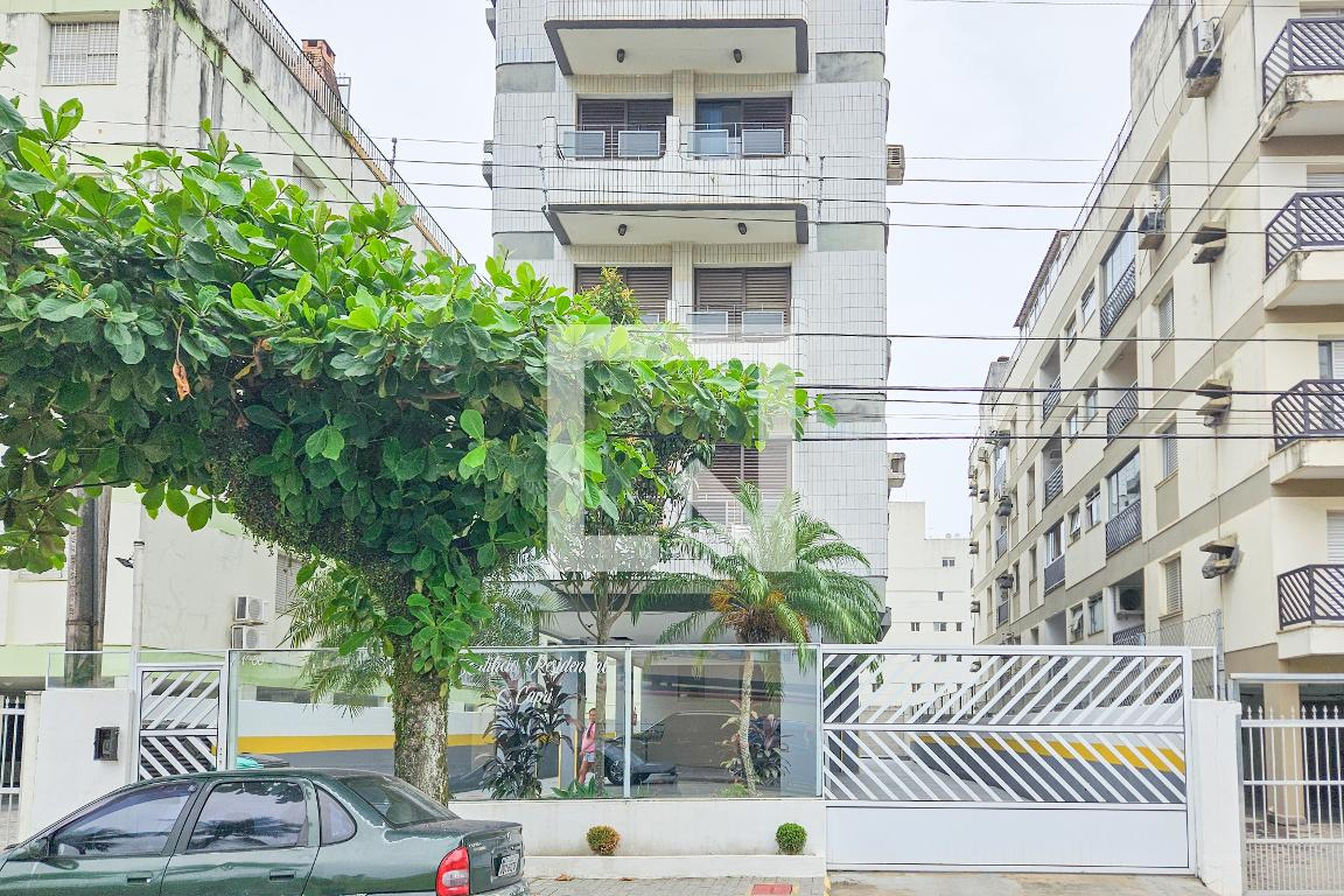 Fachada Condomínio em Rua José Amieiro, 88