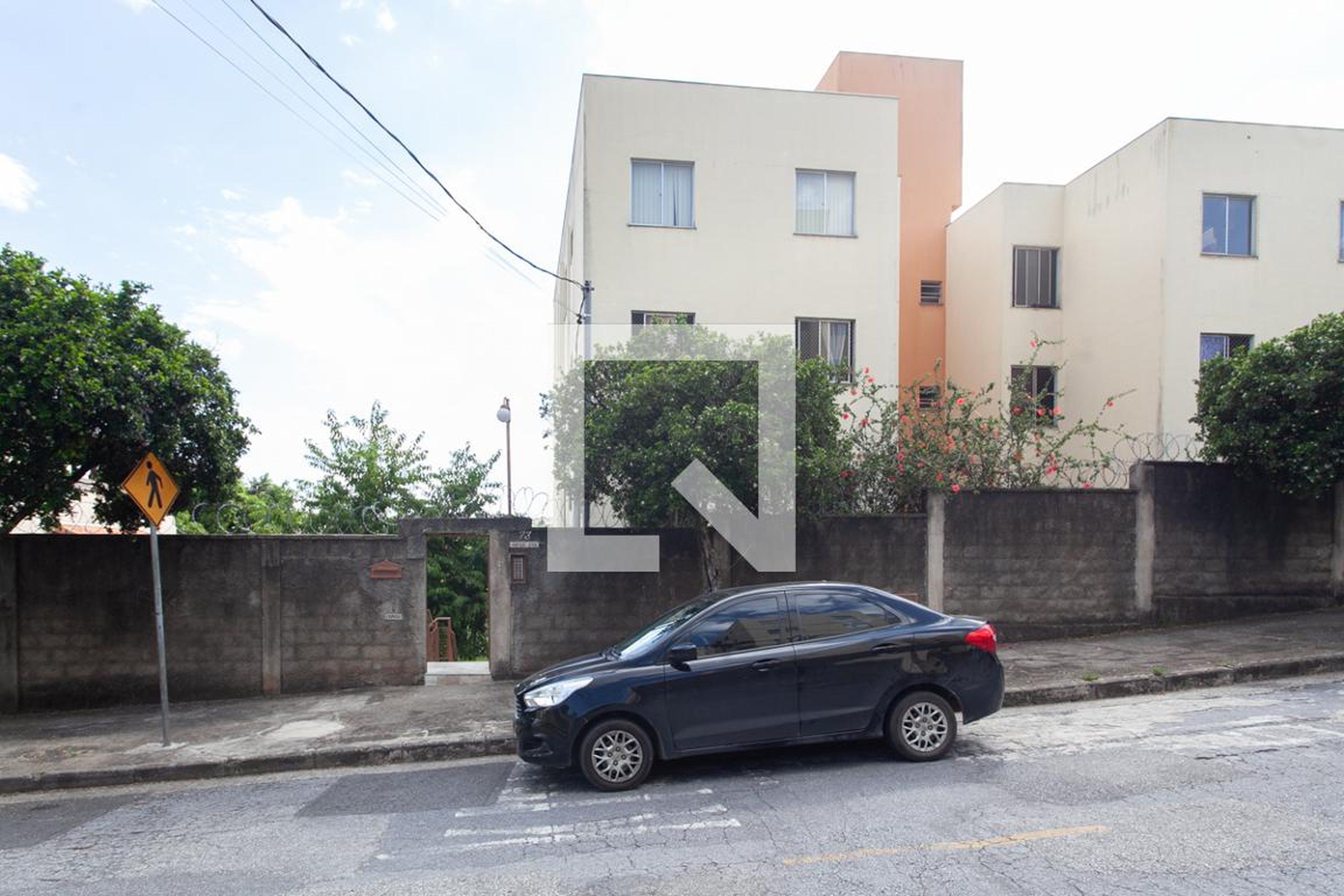 Fachada Condomínio em Rua Lúcio de Oliveira, 210