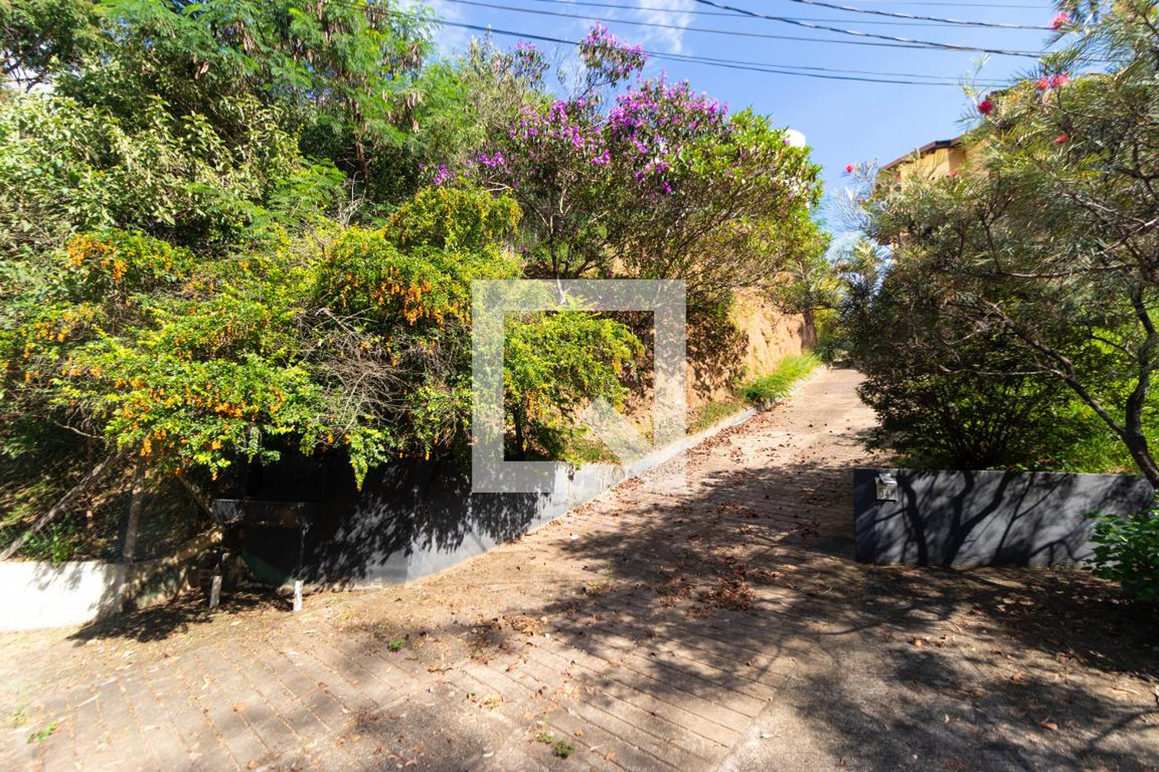 Fachada Condomínio em Rua Alano Raizer, 347