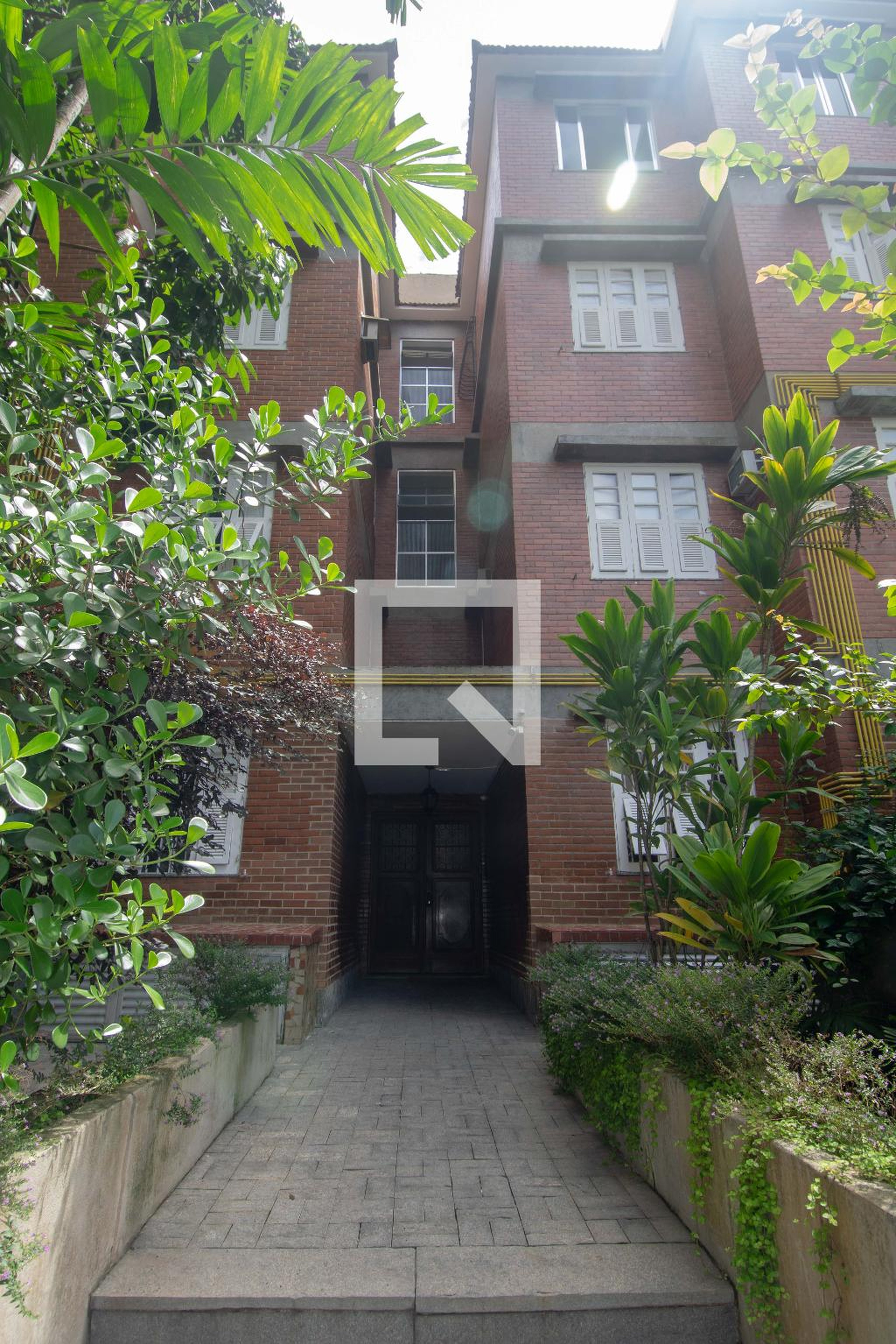 Fachada Condomínio em Rua Jardim Botânico, 228