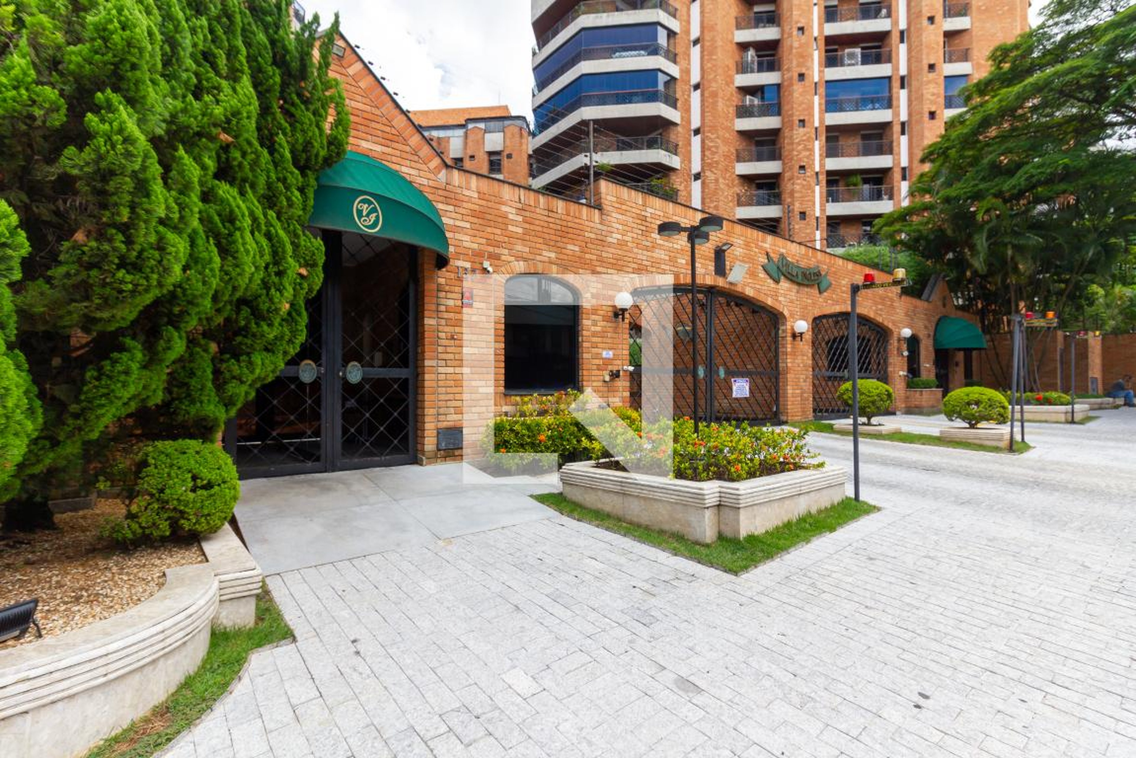 Fachada Condomínio em Rua São Domingos Sávio, 136