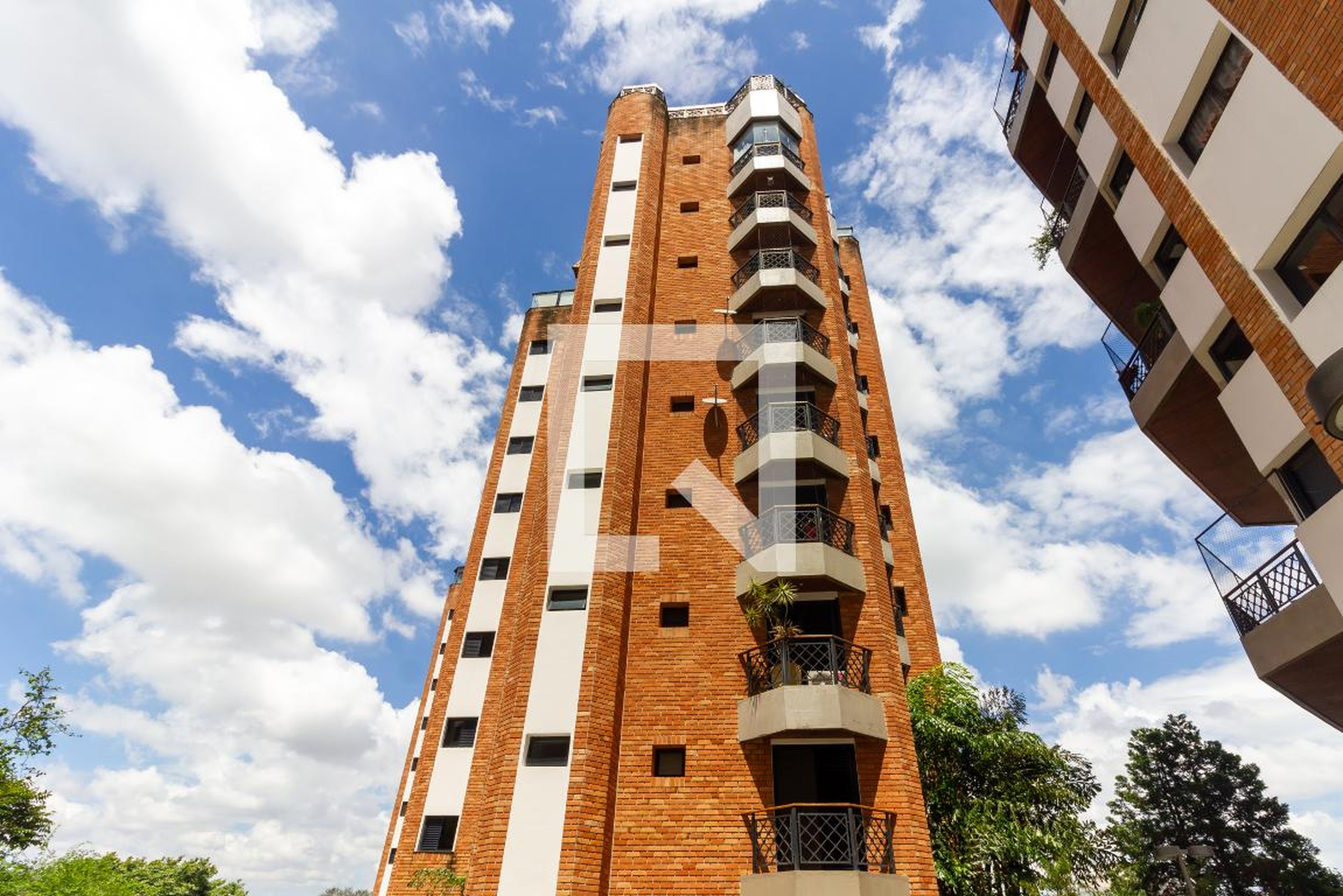 Fachada do Prédio Condomínio em Rua São Domingos Sávio, 136