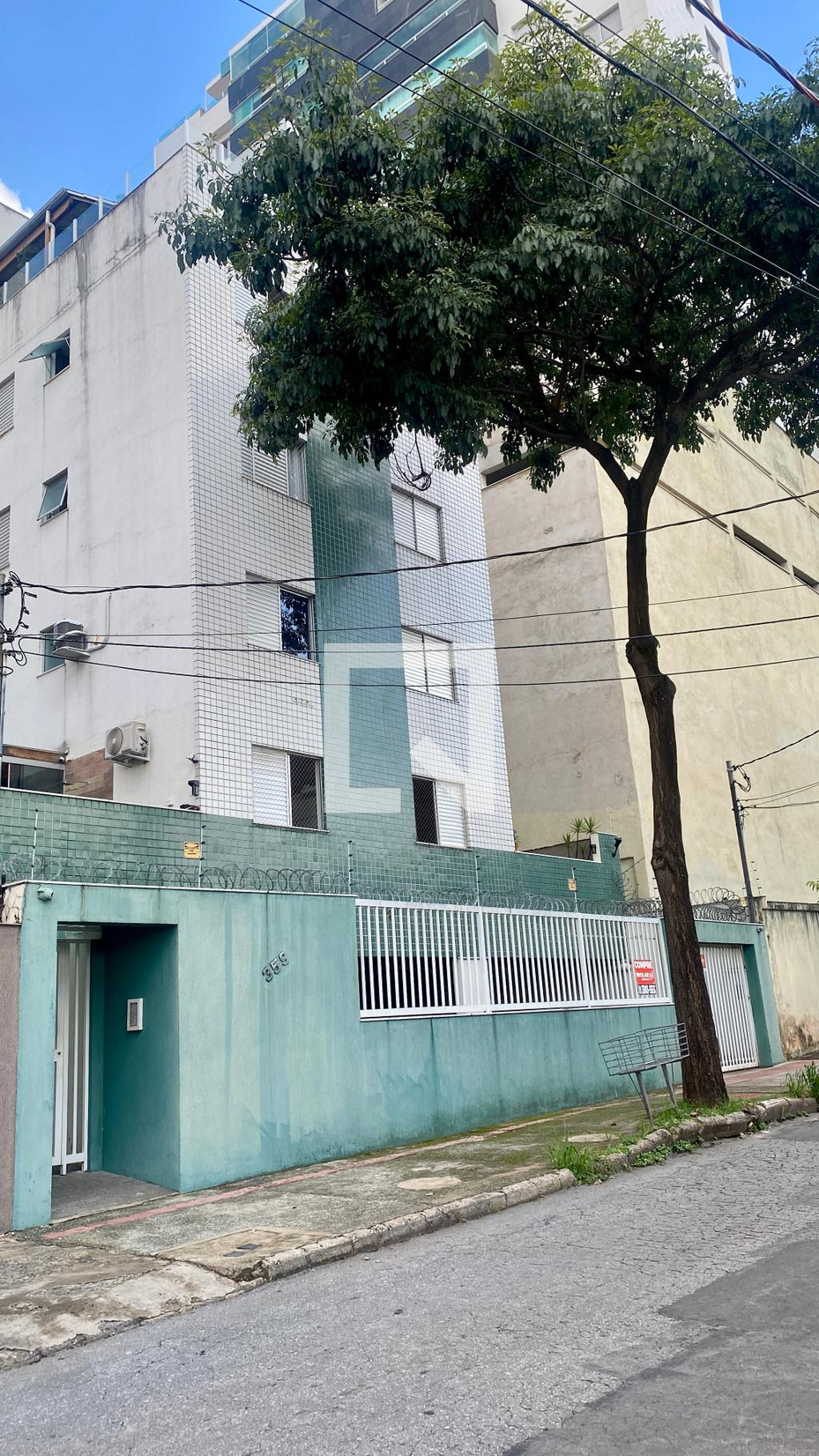 Fachada Condomínio em Rua Professor Euclydes Ferreira, 359