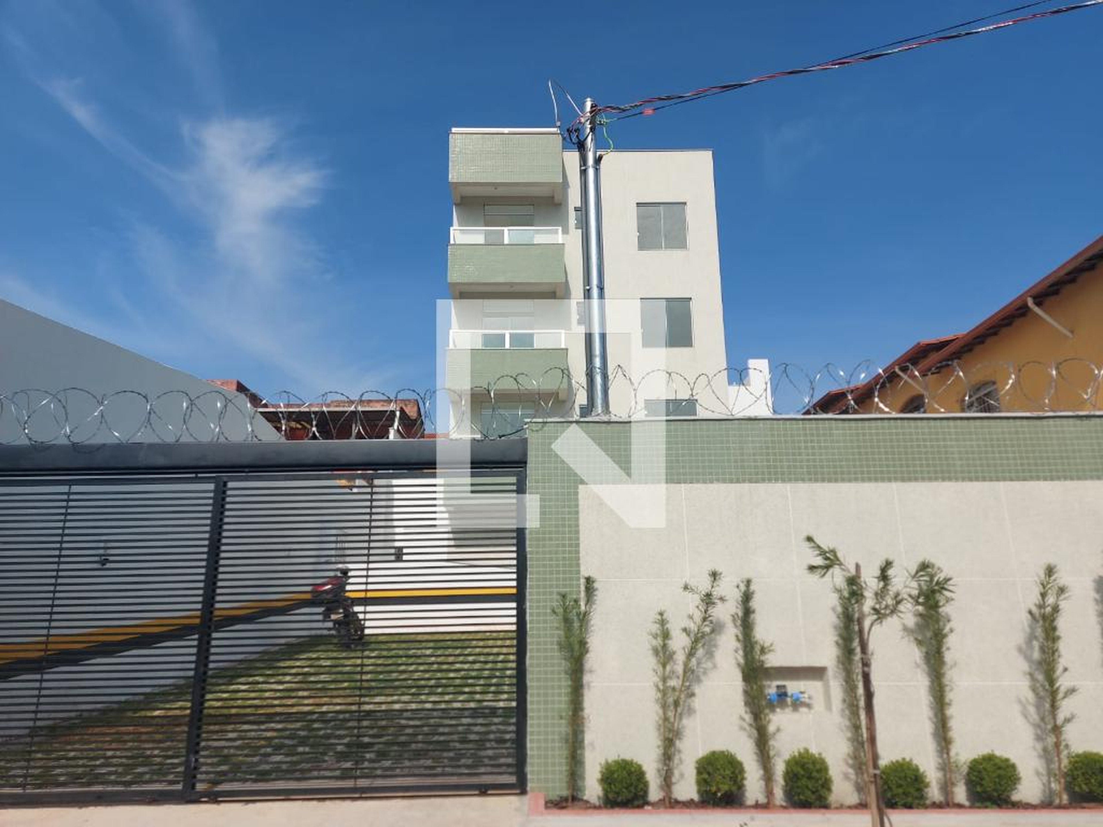 Fachada Condomínio em Rua Francisco Camargos, 59