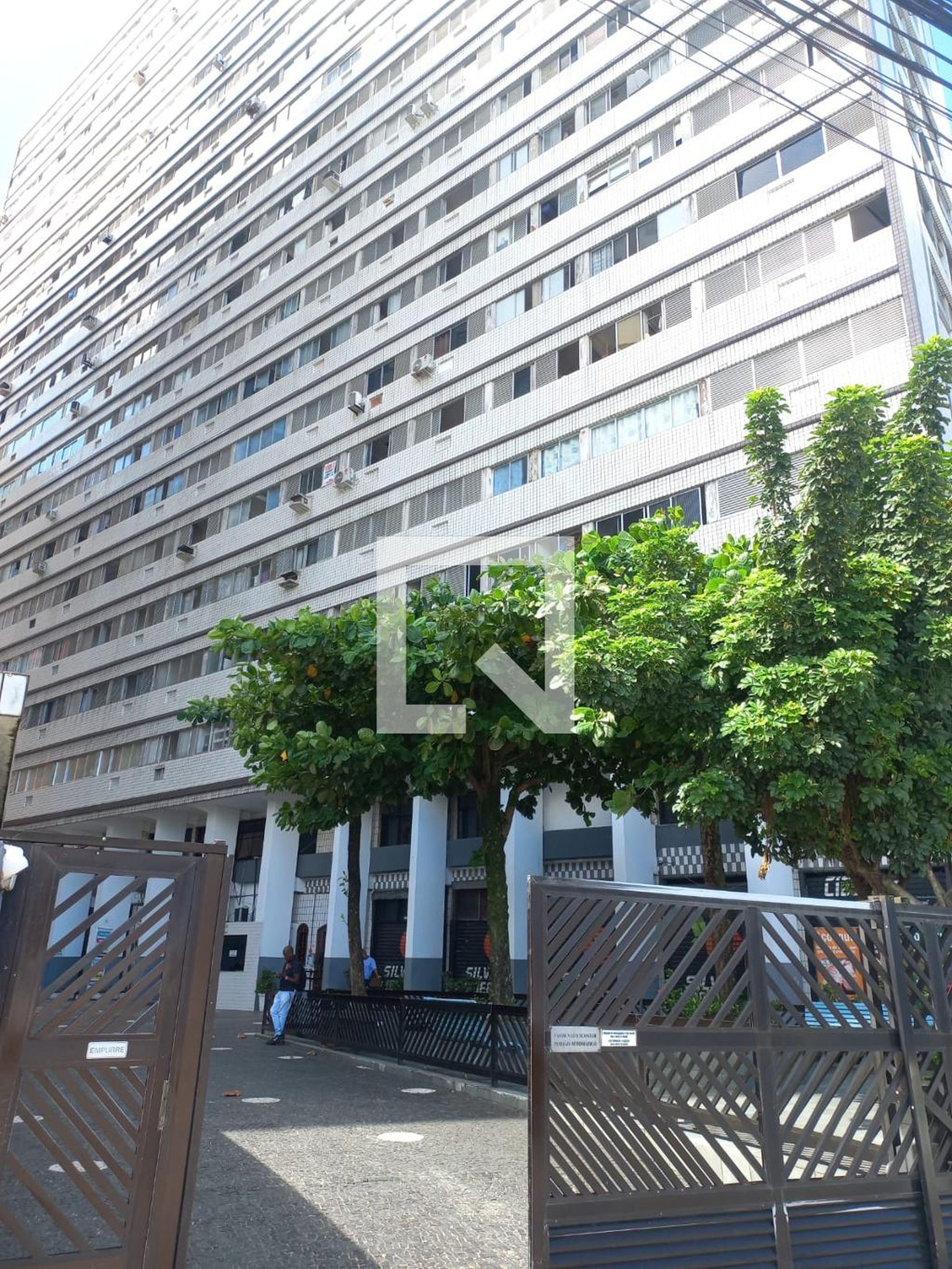 Fachada do Prédio Condomínio em Avenida Manoel da Nóbrega, 303