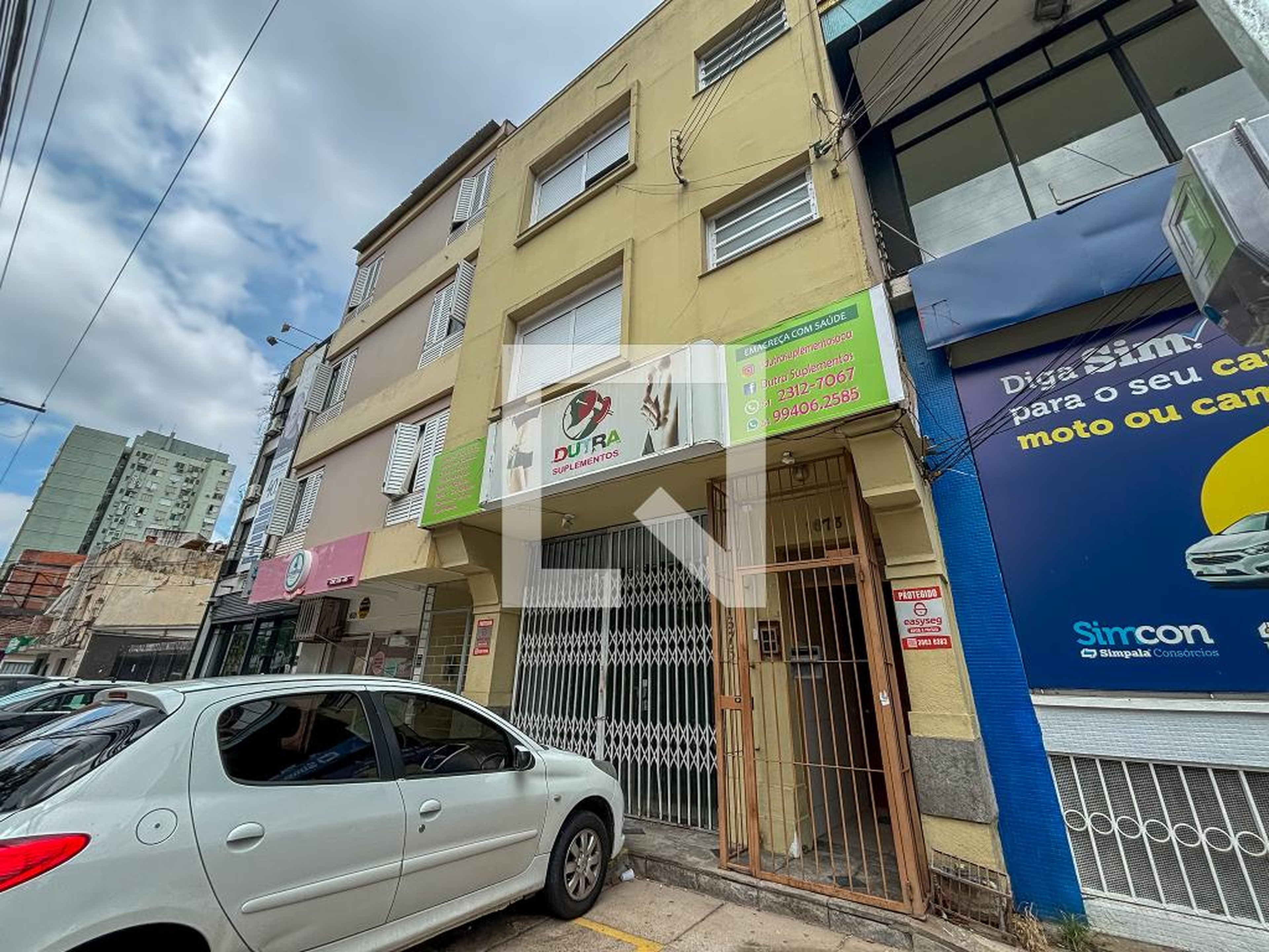 Fachada Condomínio em Avenida Cristóvão Colombo, 1673