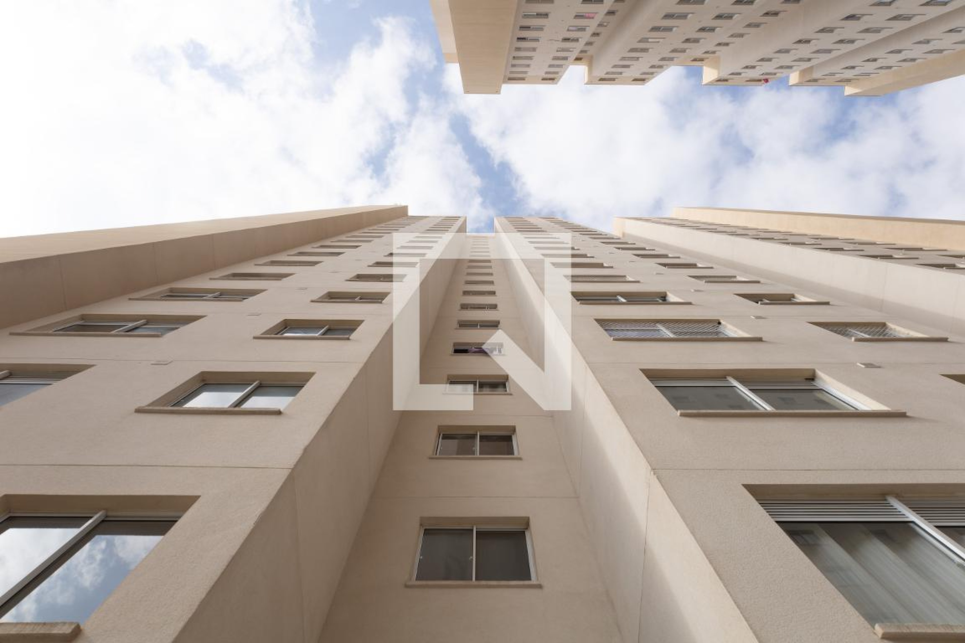 Prédio Condomínio Plano e Plano Jardim do Carmo Azaleia