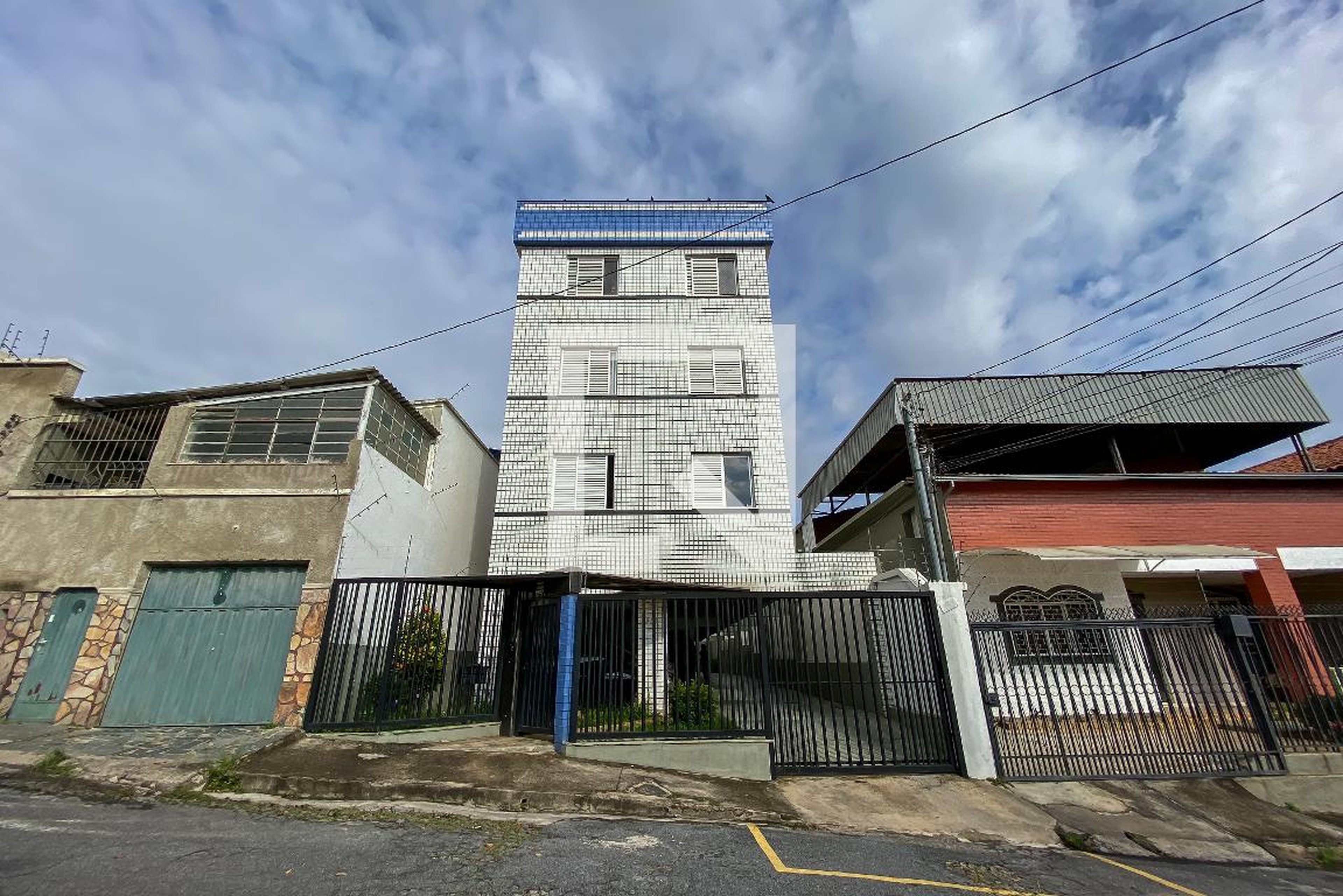 Fachada Condomínio em Rua Virginia, 233