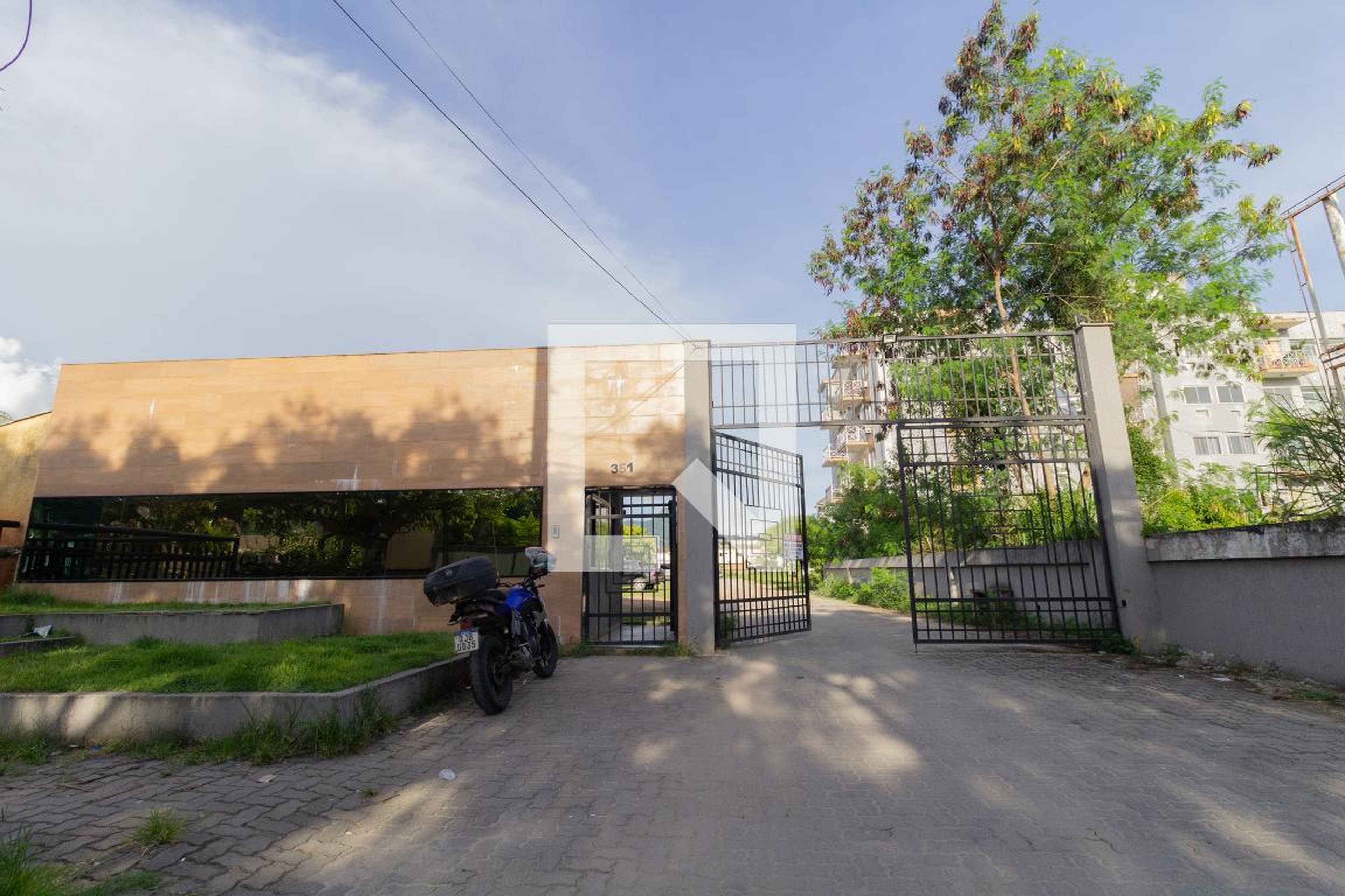 Fachada Condomínio em Rua Professor Silvio Elia, 301