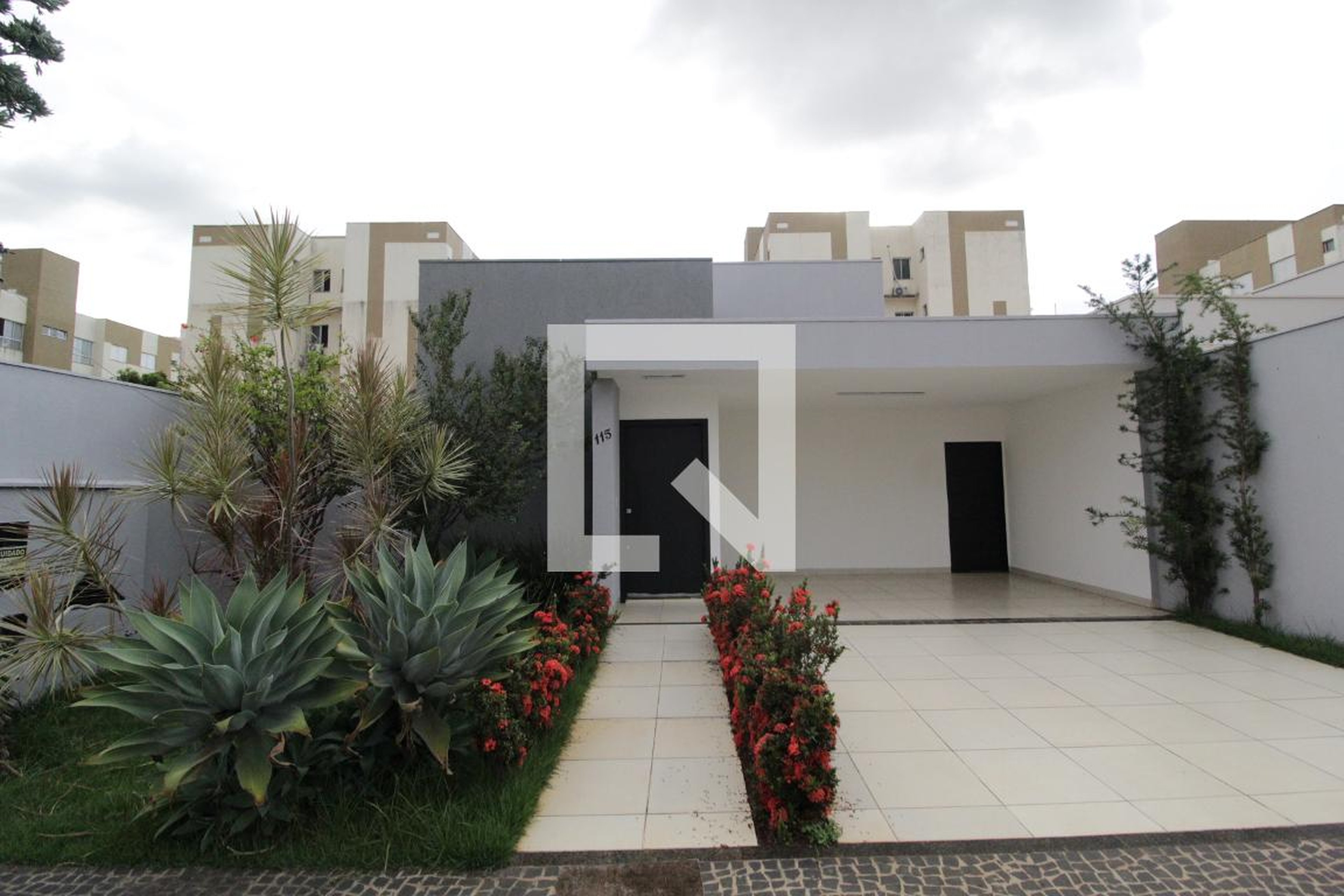 Fachada Condomínio em Alameda José de Oliveira Guimarães, 768